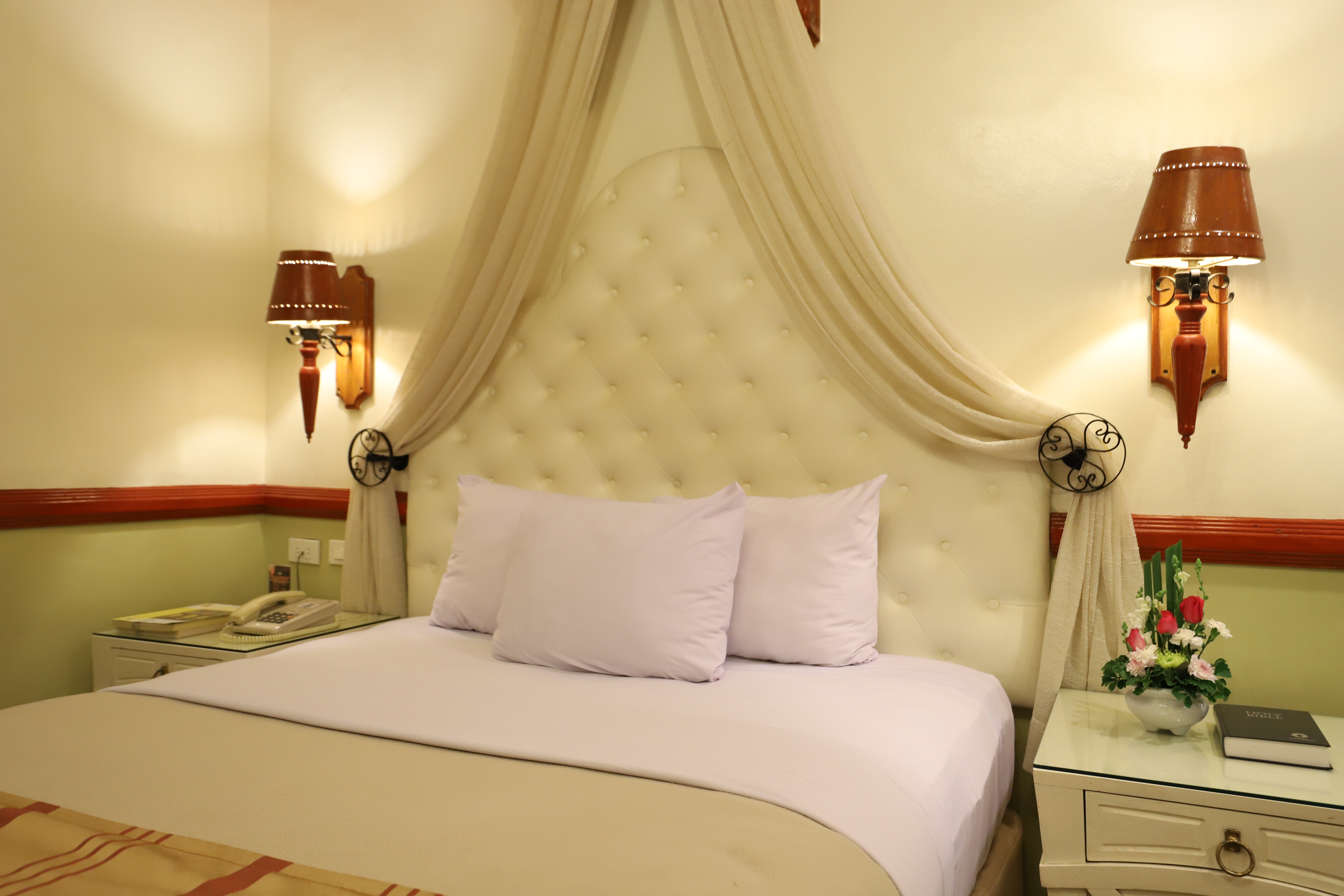 Double Deluxe Queen Bed