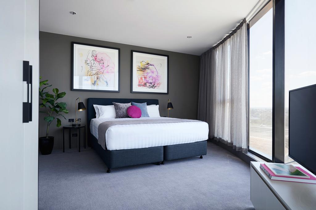 Studio King Size Bed