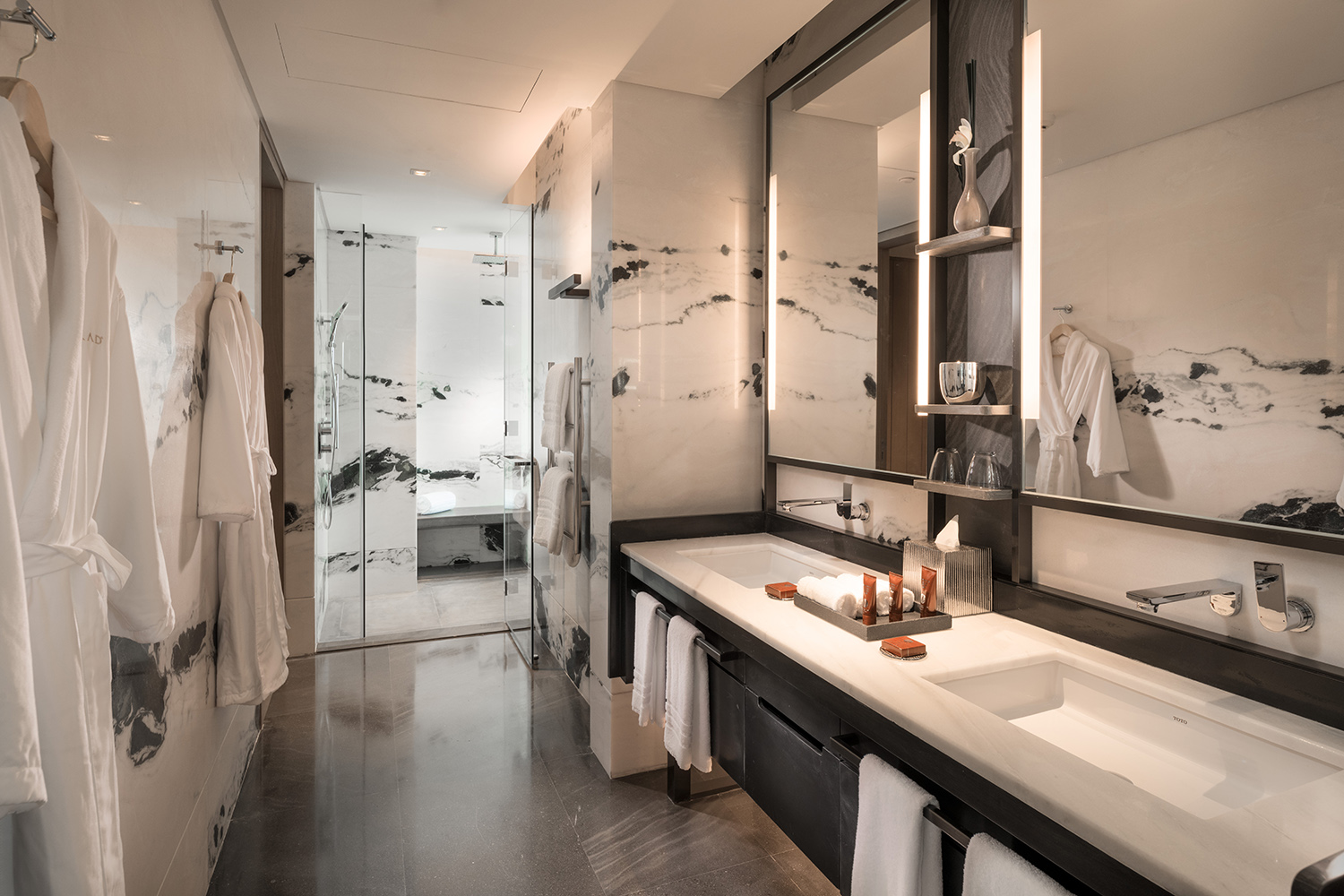 Suite Deluxe King Bed