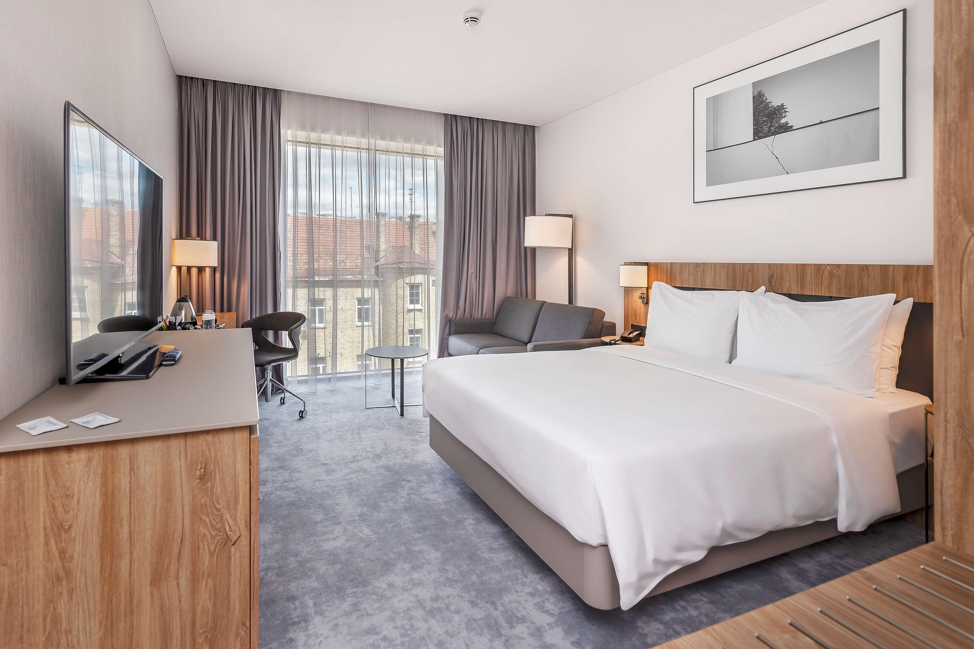 Double Queen Size Bed