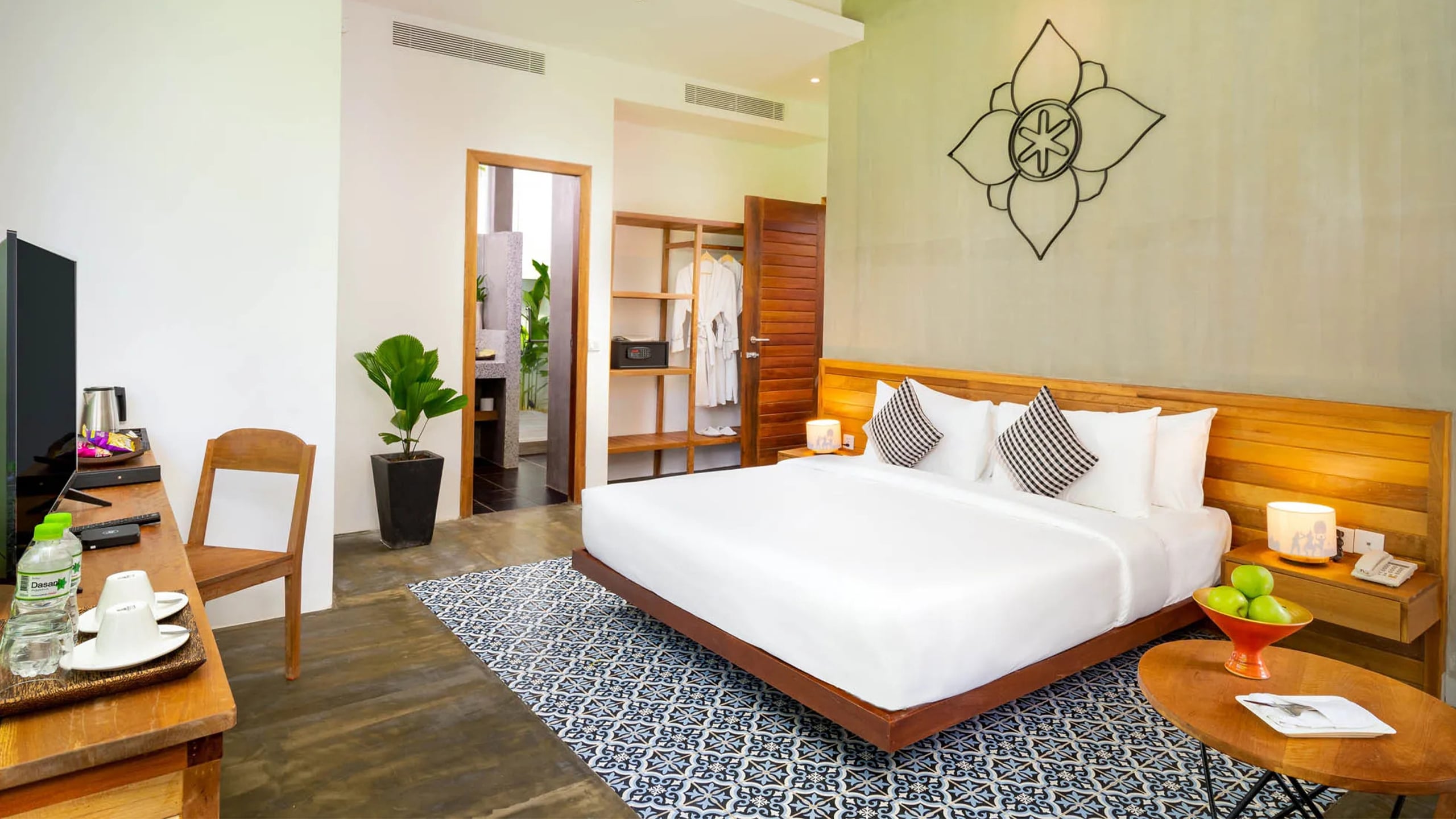 Double or Twin Deluxe Pool View