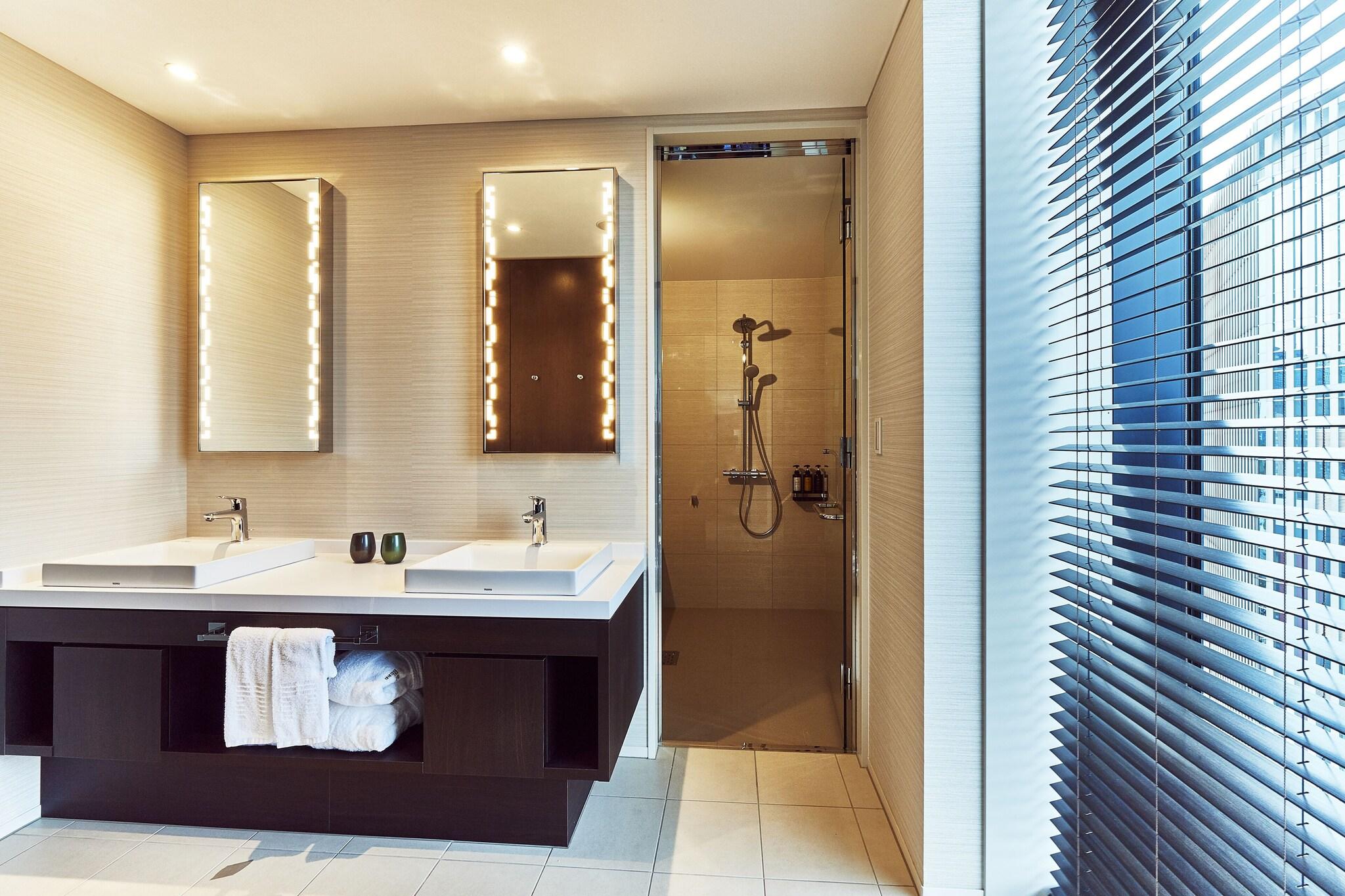 Double City View King Bed