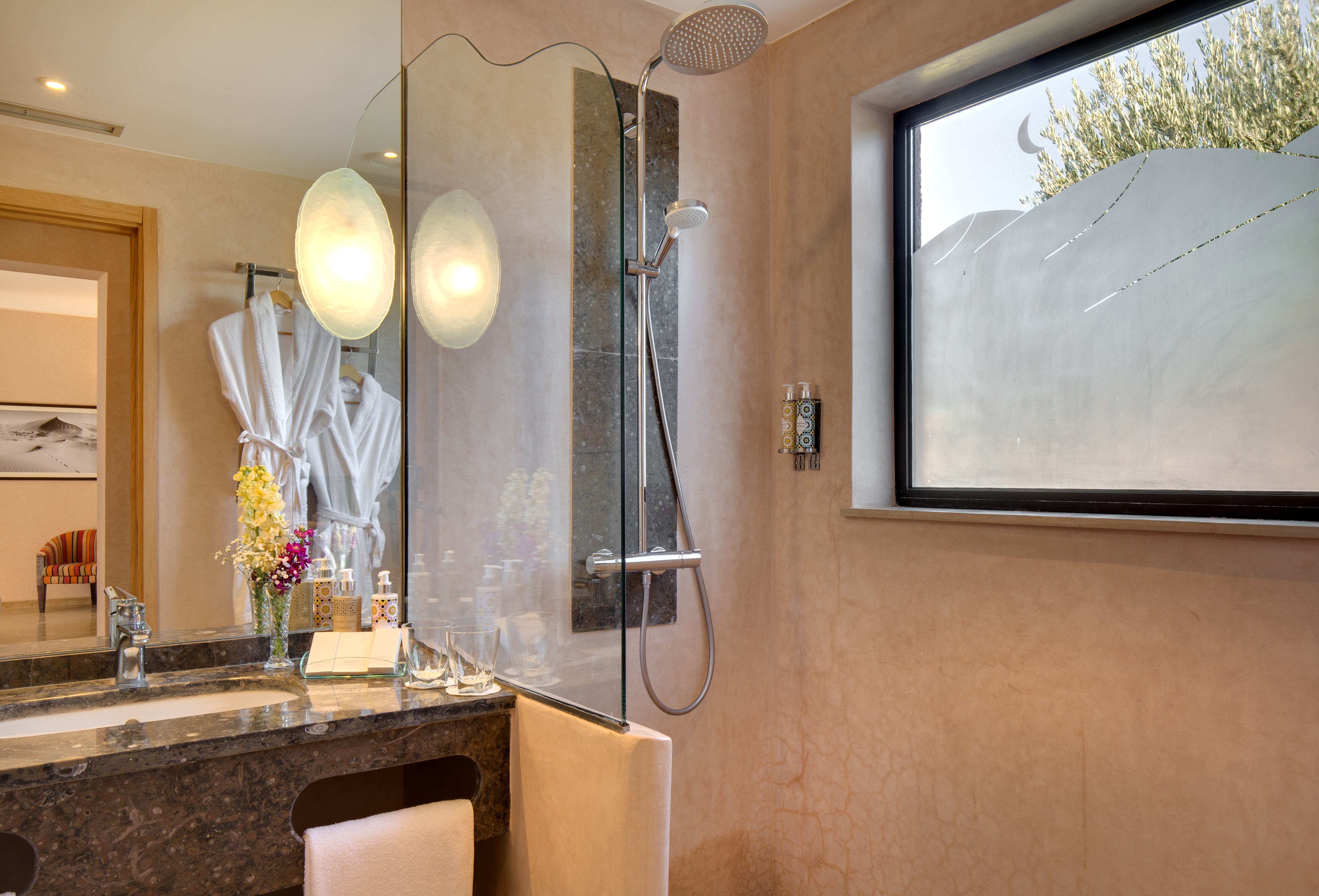 Lodge Three Bedrooms Three Bathrooms