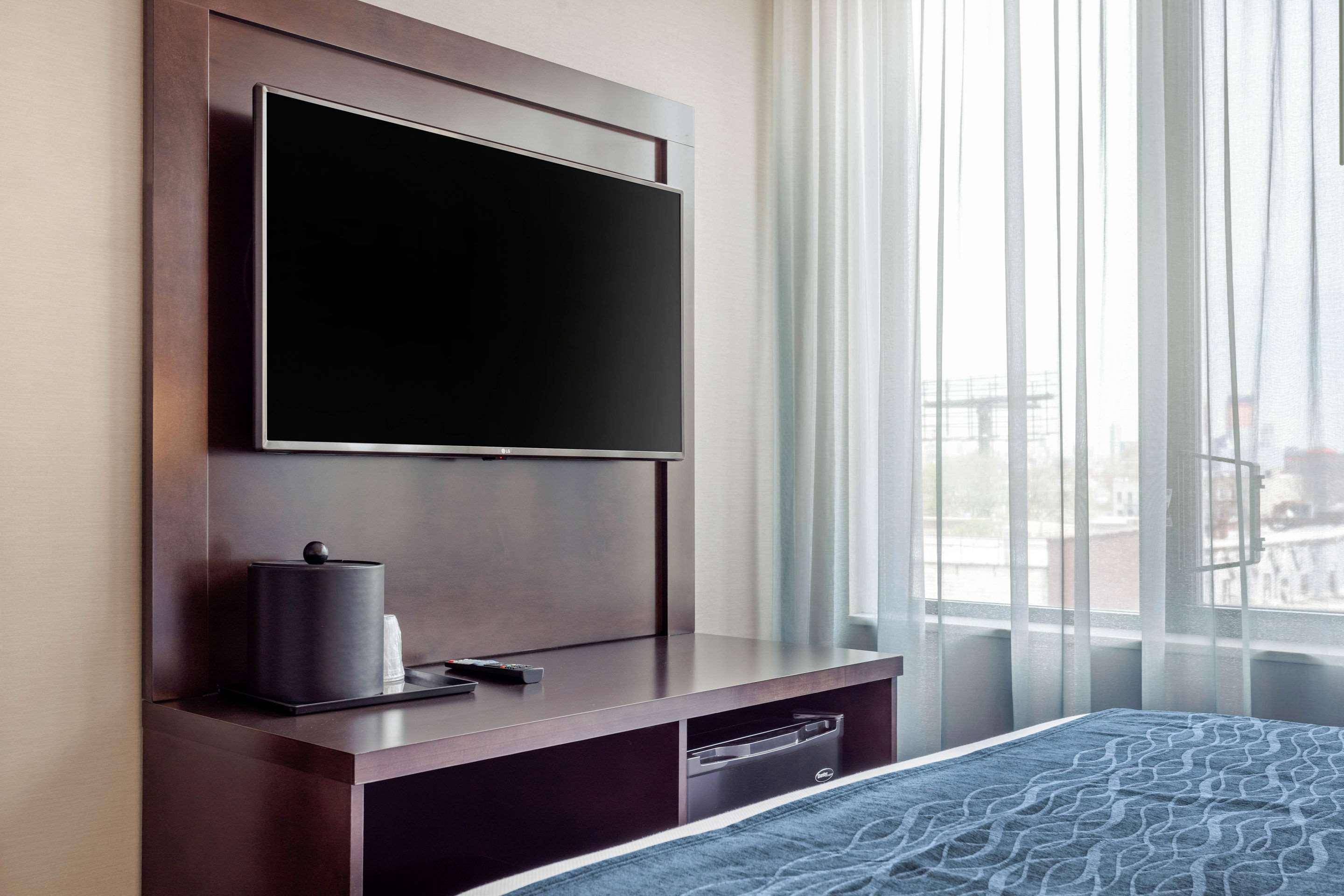 Double Queen Size Bed