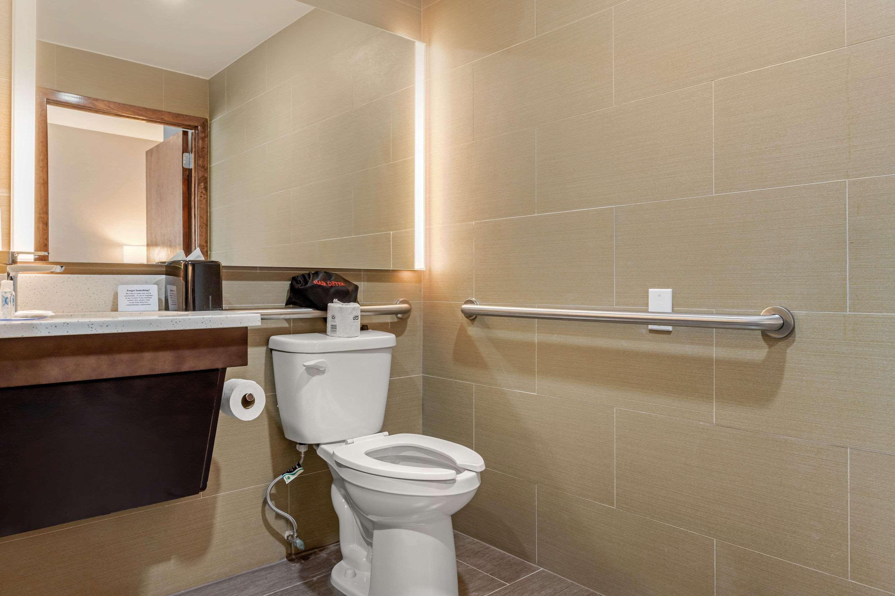 Double Queen Bed Non Smoking