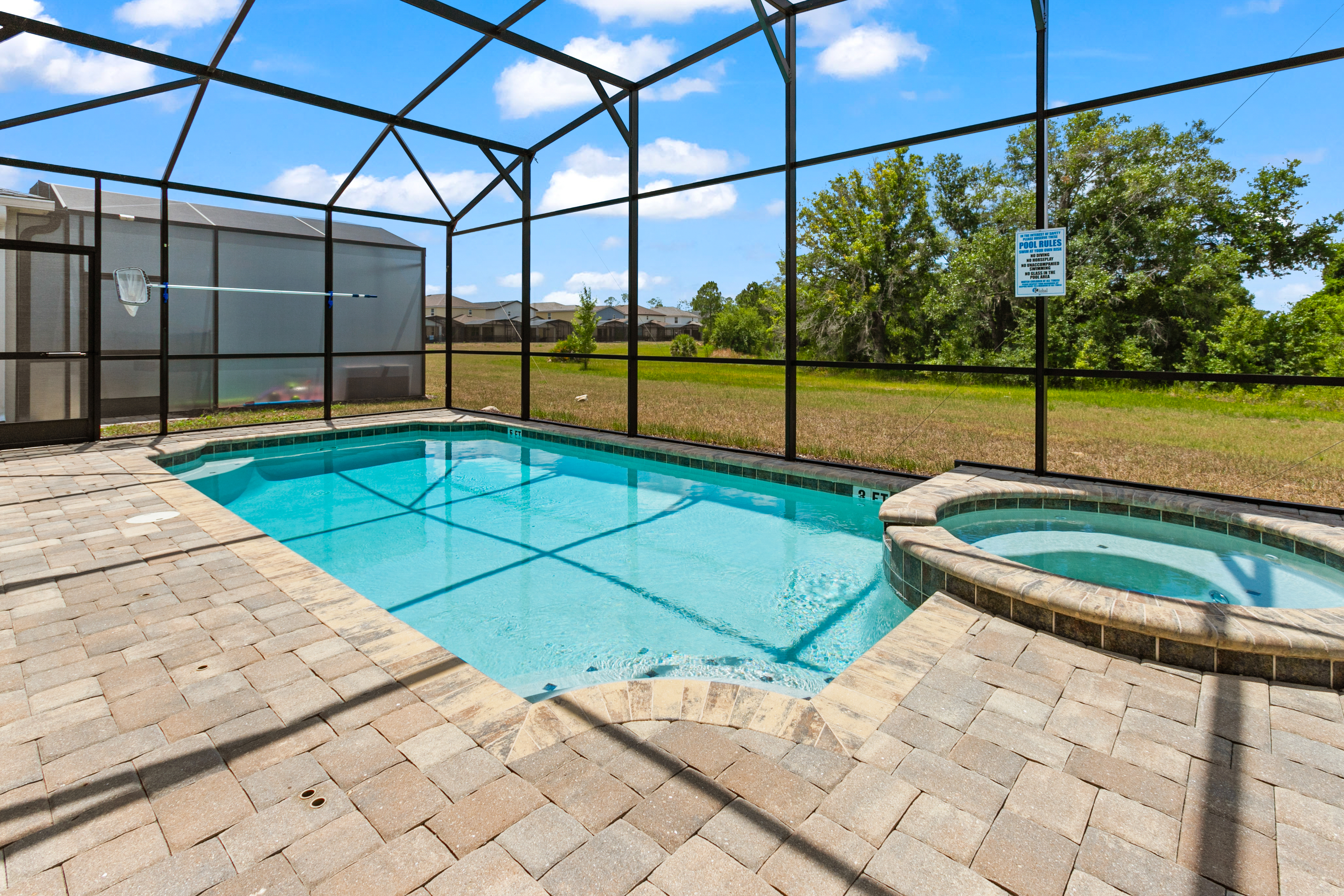 Home Nine Bedrooms with More Than Three Bathrooms