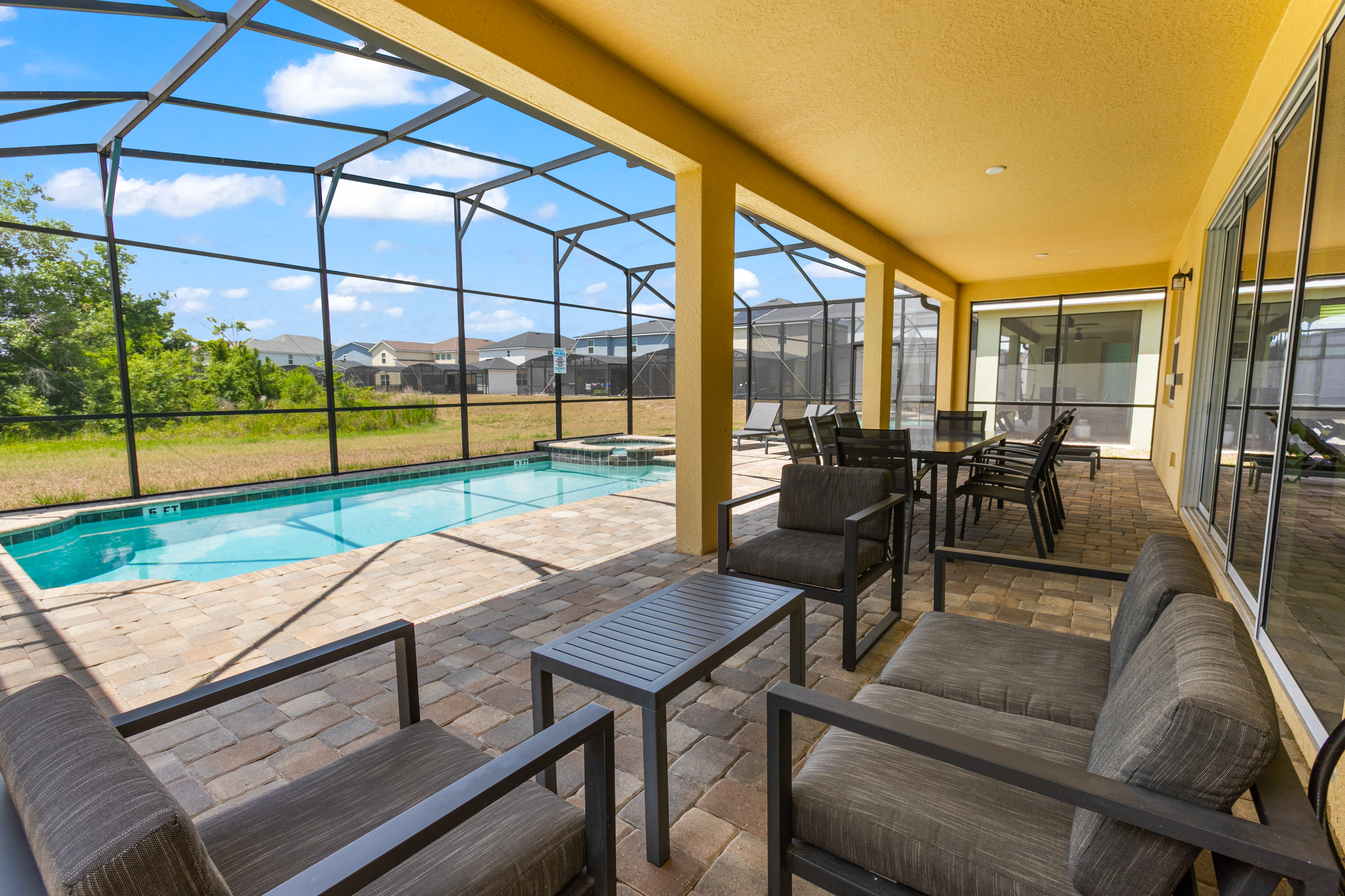 Home Nine Bedrooms with More Than Three Bathrooms