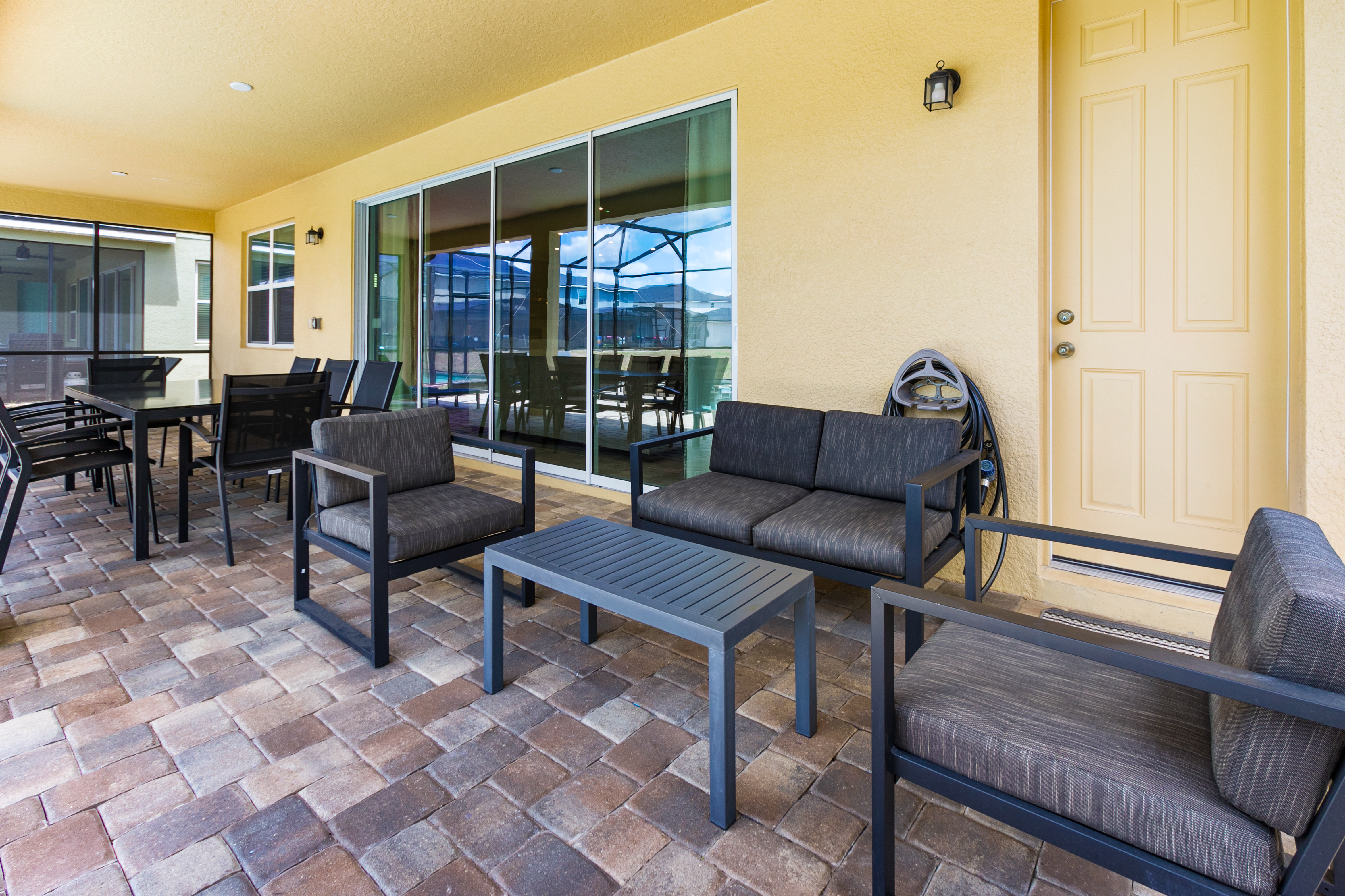 Home Nine Bedrooms with More Than Three Bathrooms