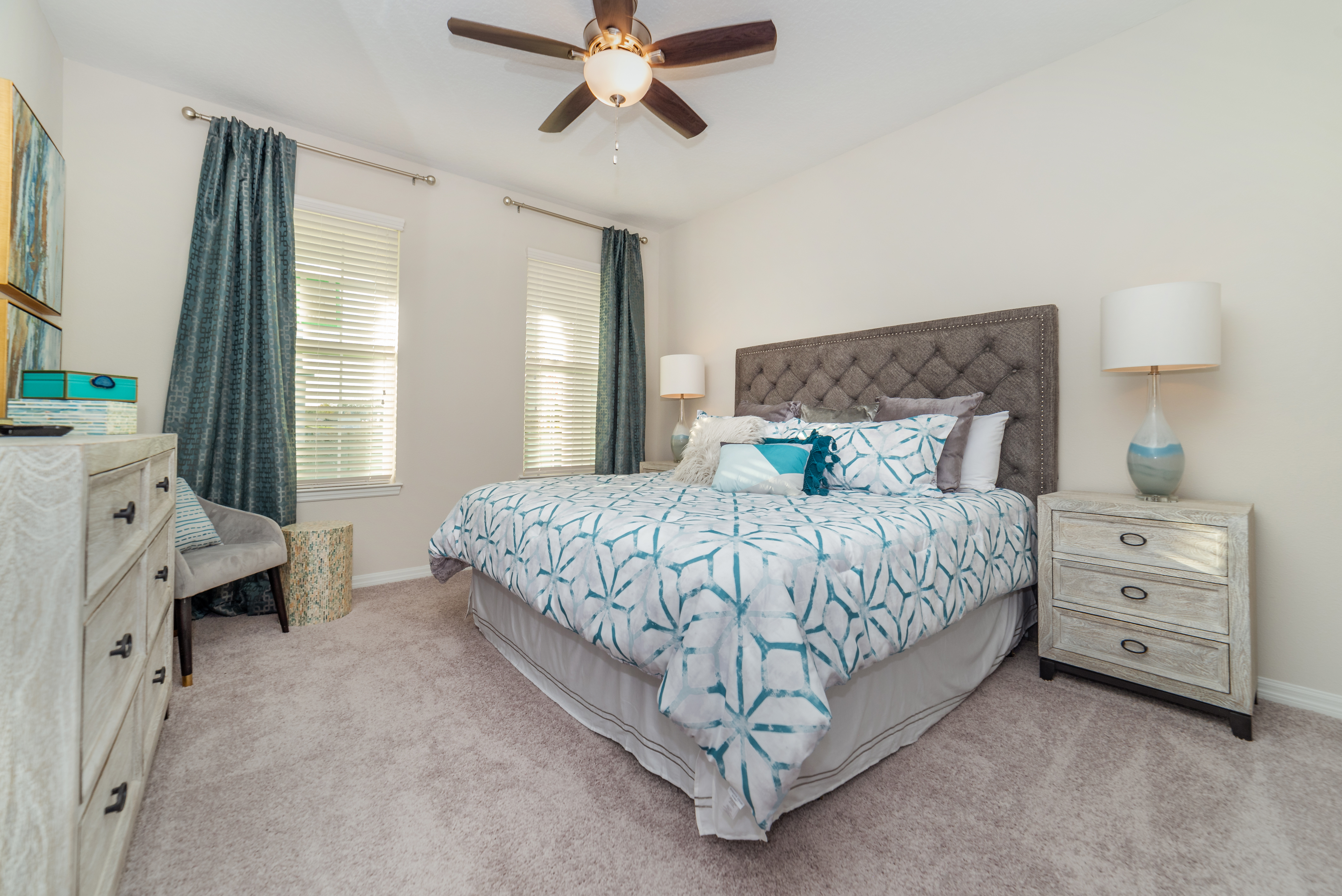 Home Five Bedrooms with Private Pool