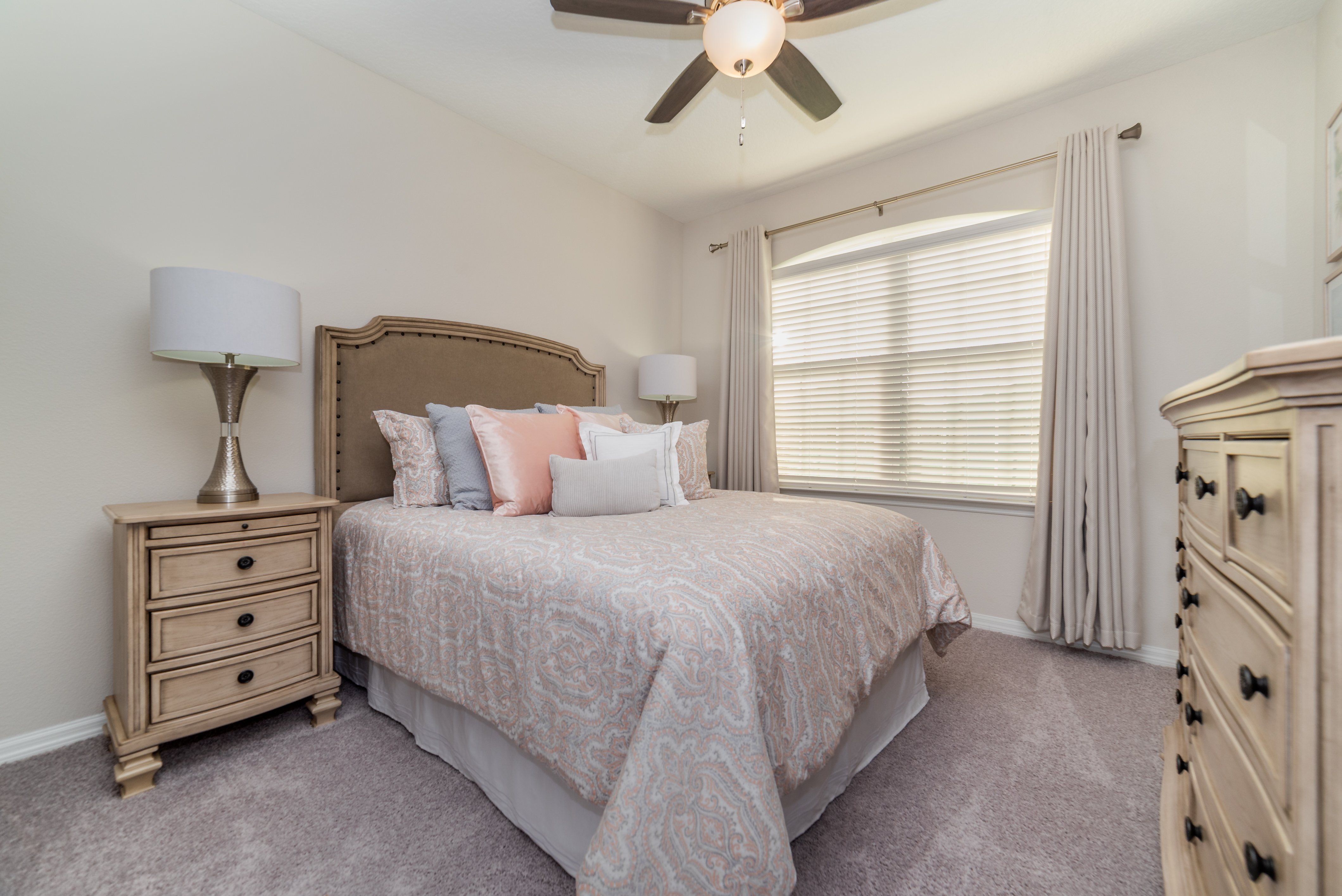 Home Five Bedrooms with Private Pool