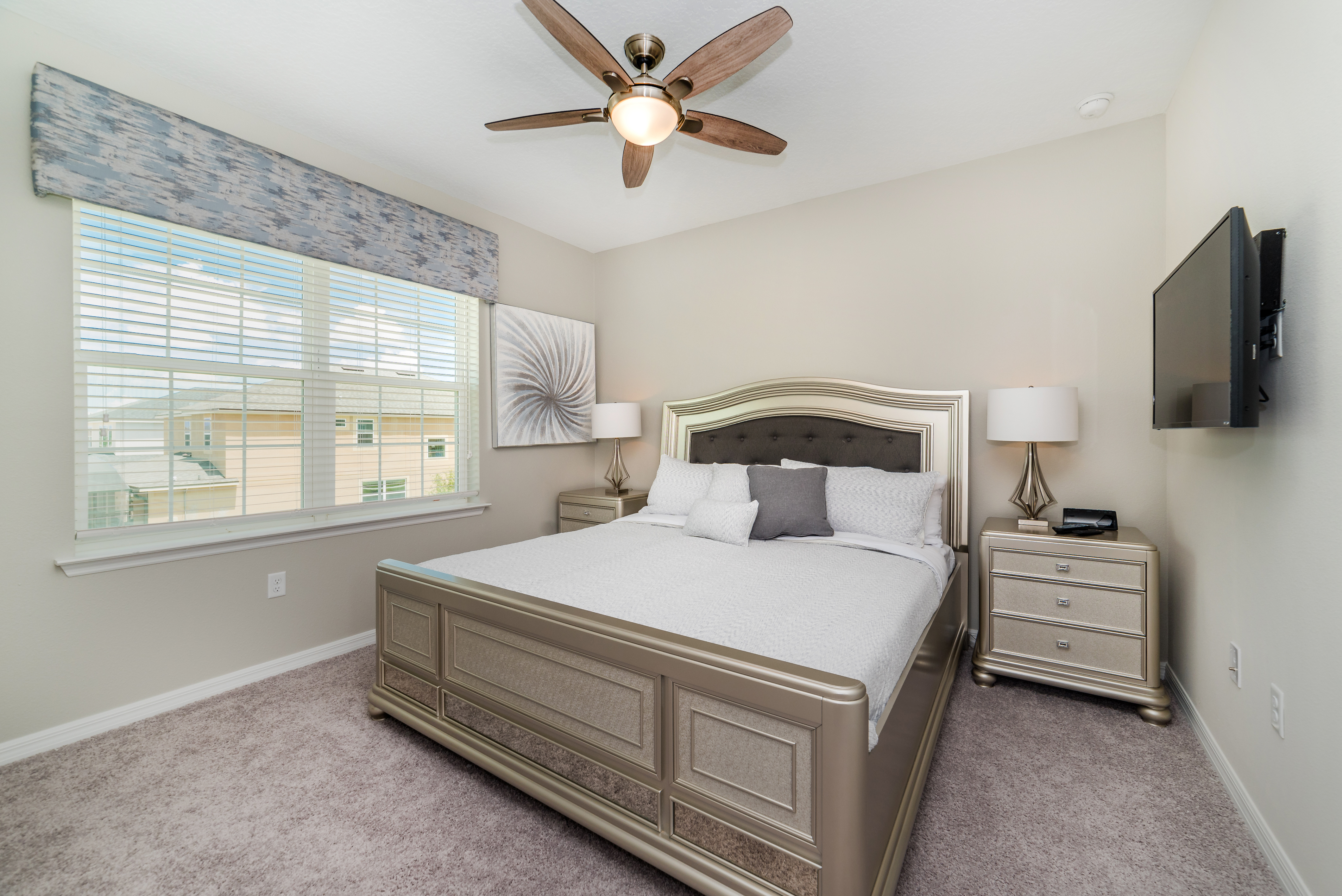 Home Six Bedrooms with Private Pool