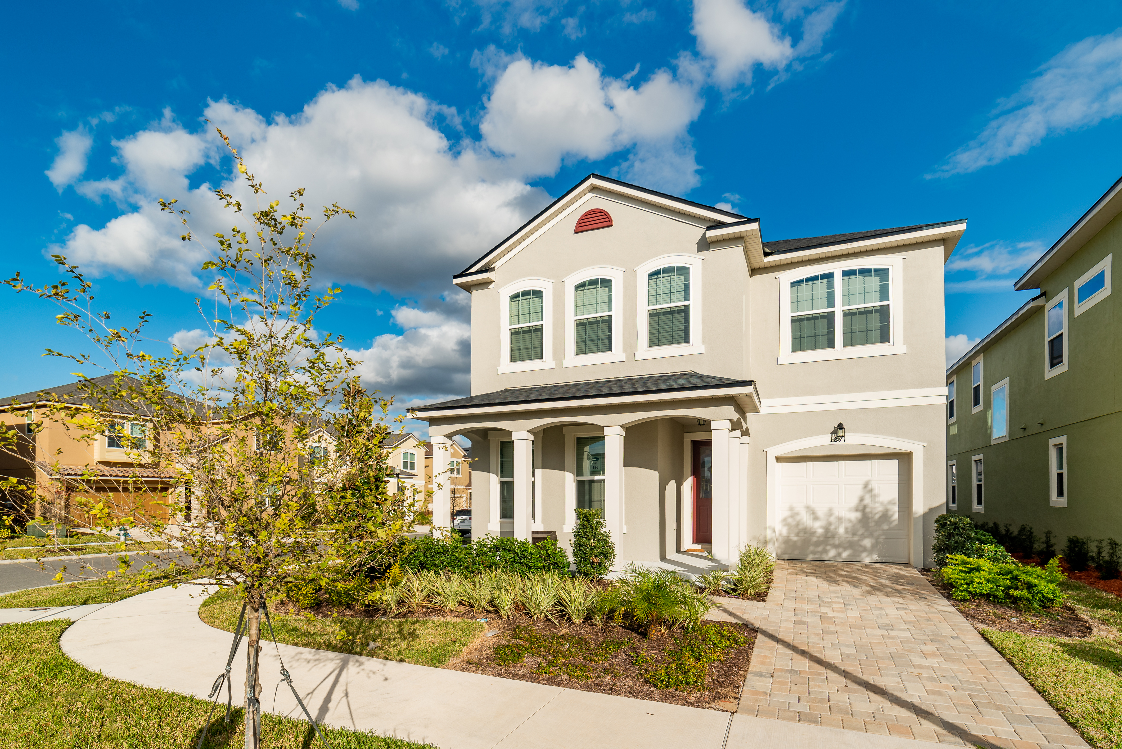 Home Five Bedrooms with Private Pool