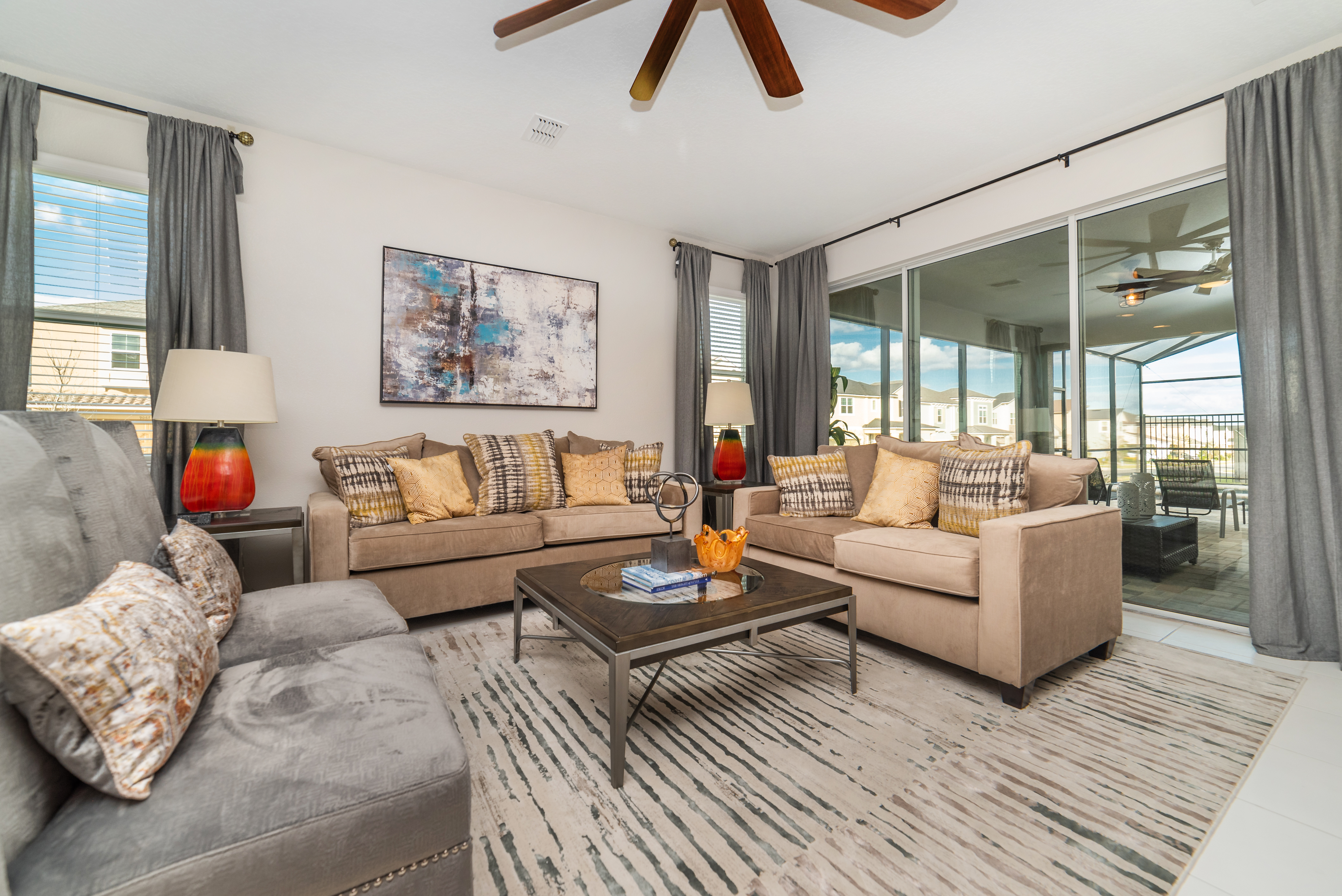 Home Five Bedrooms with Private Pool