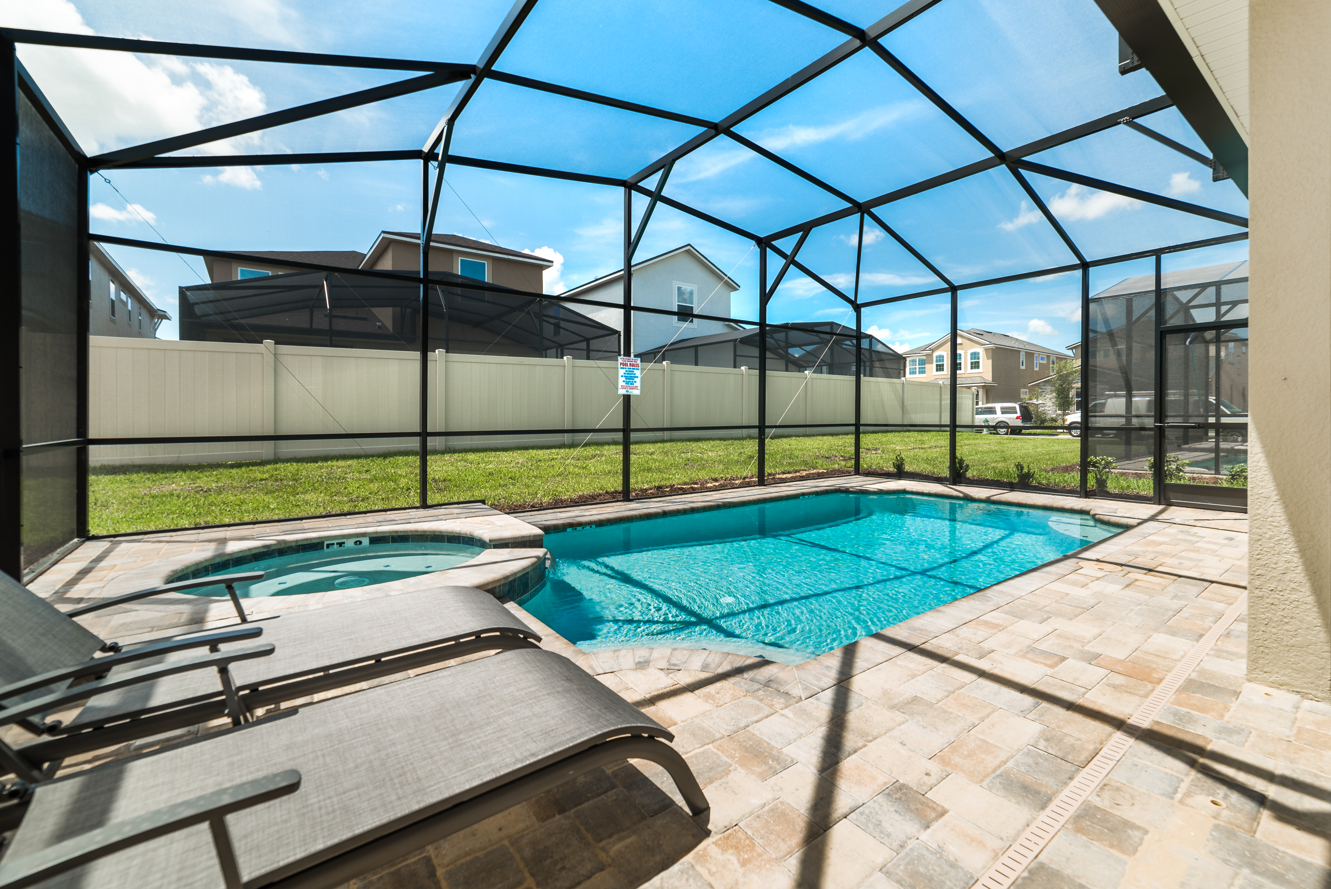 Home Six Bedrooms with Private Pool