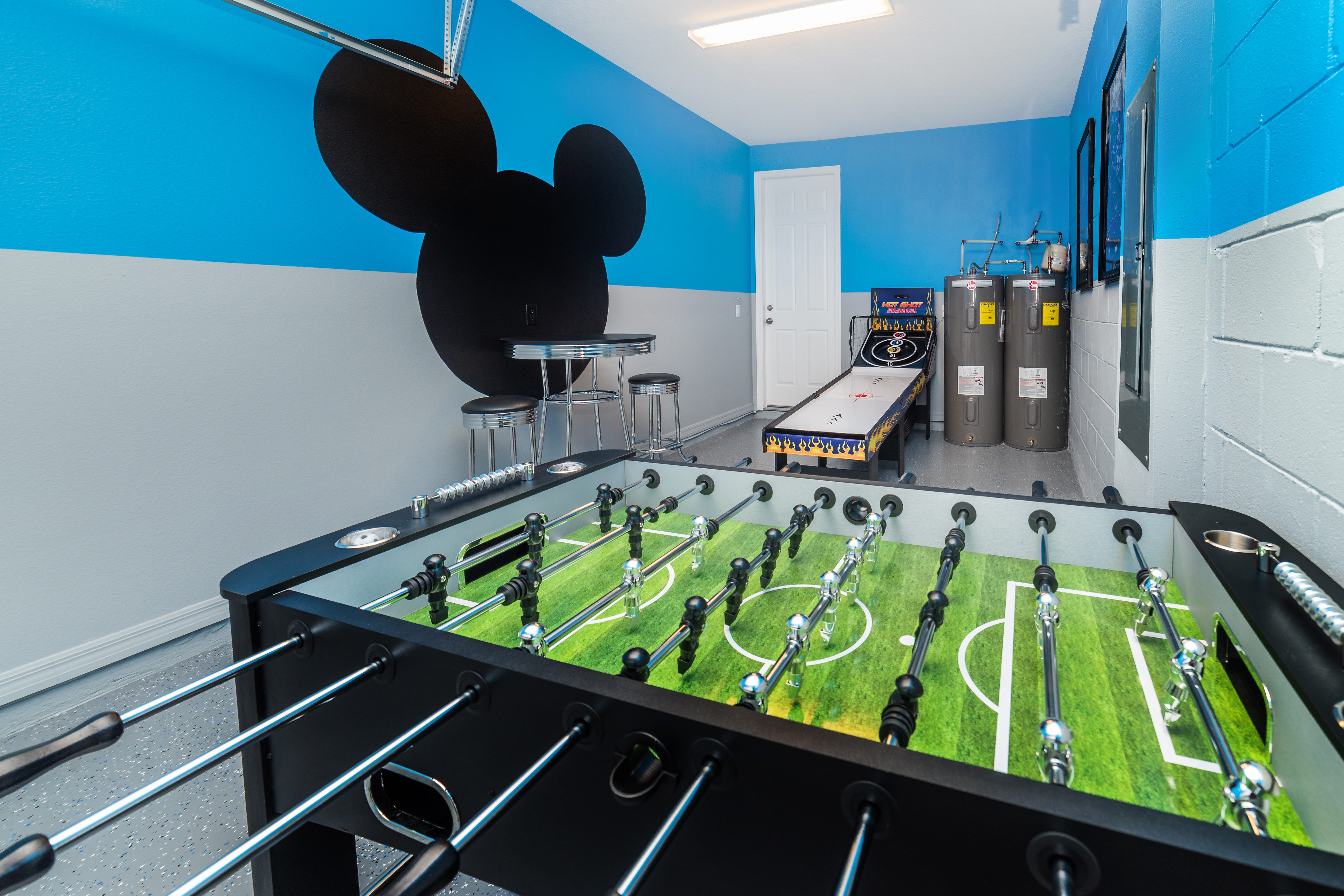 Home Six Bedrooms with Private Pool