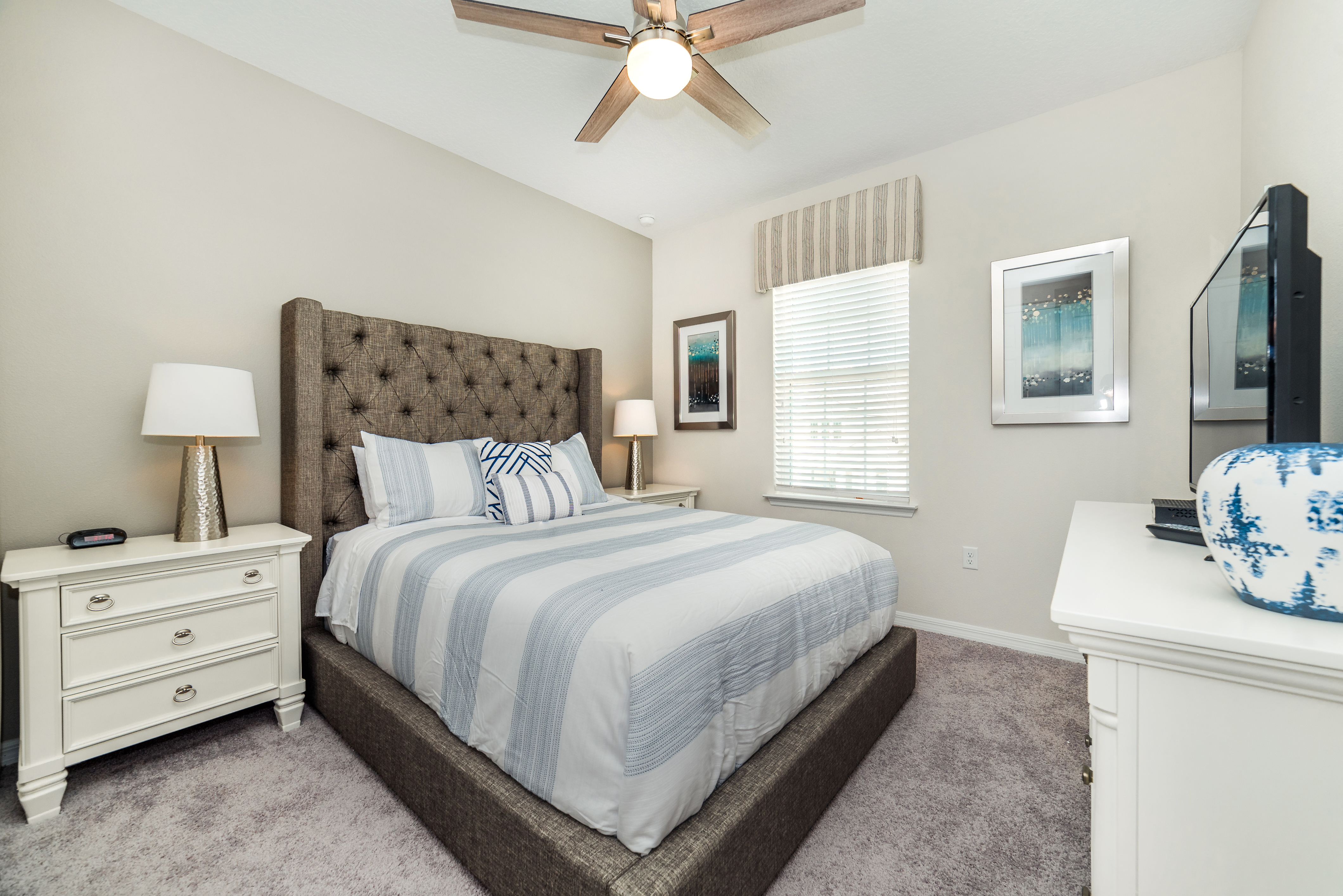 Home Six Bedrooms with Private Pool