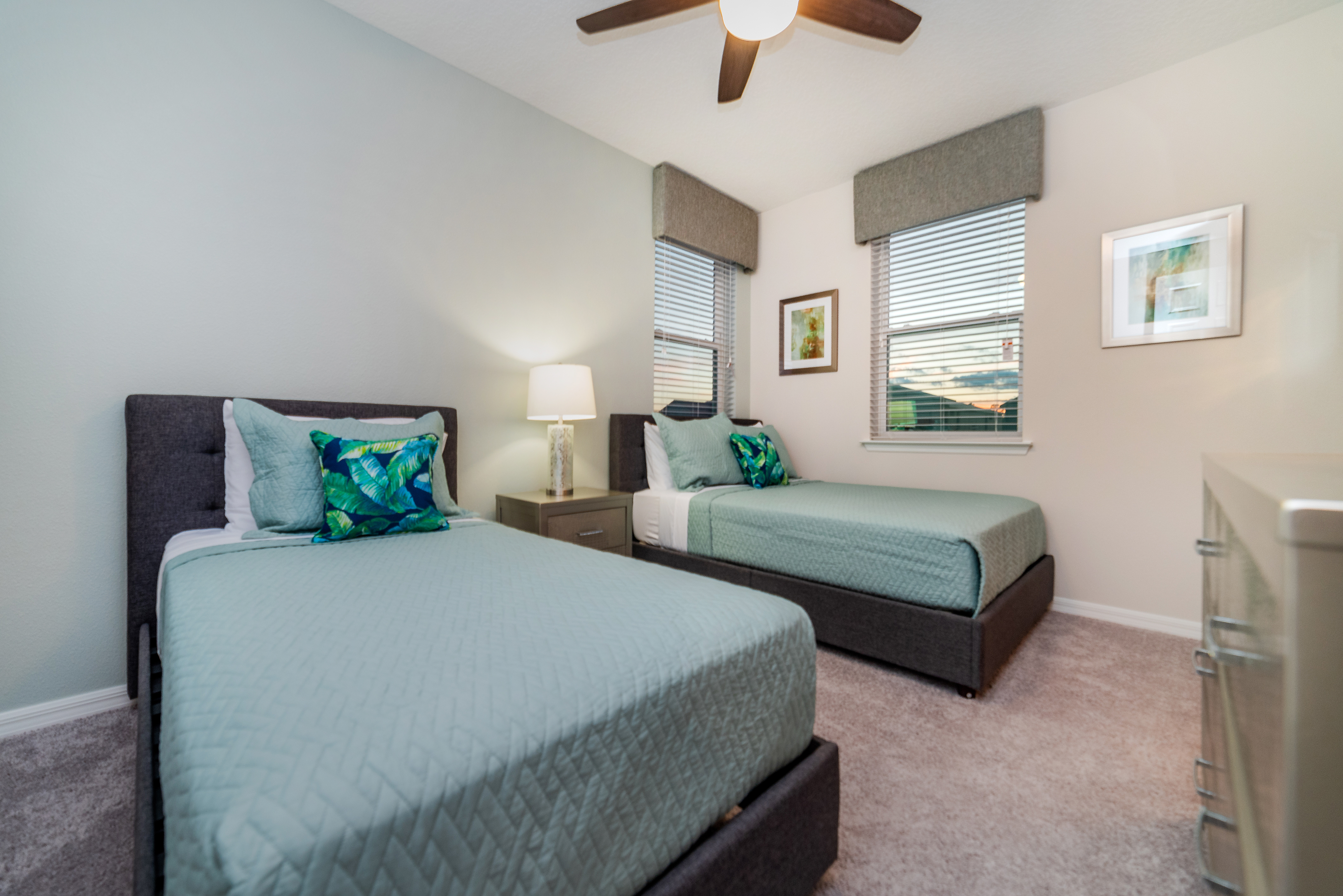 Home Four Bedrooms with Private Pool