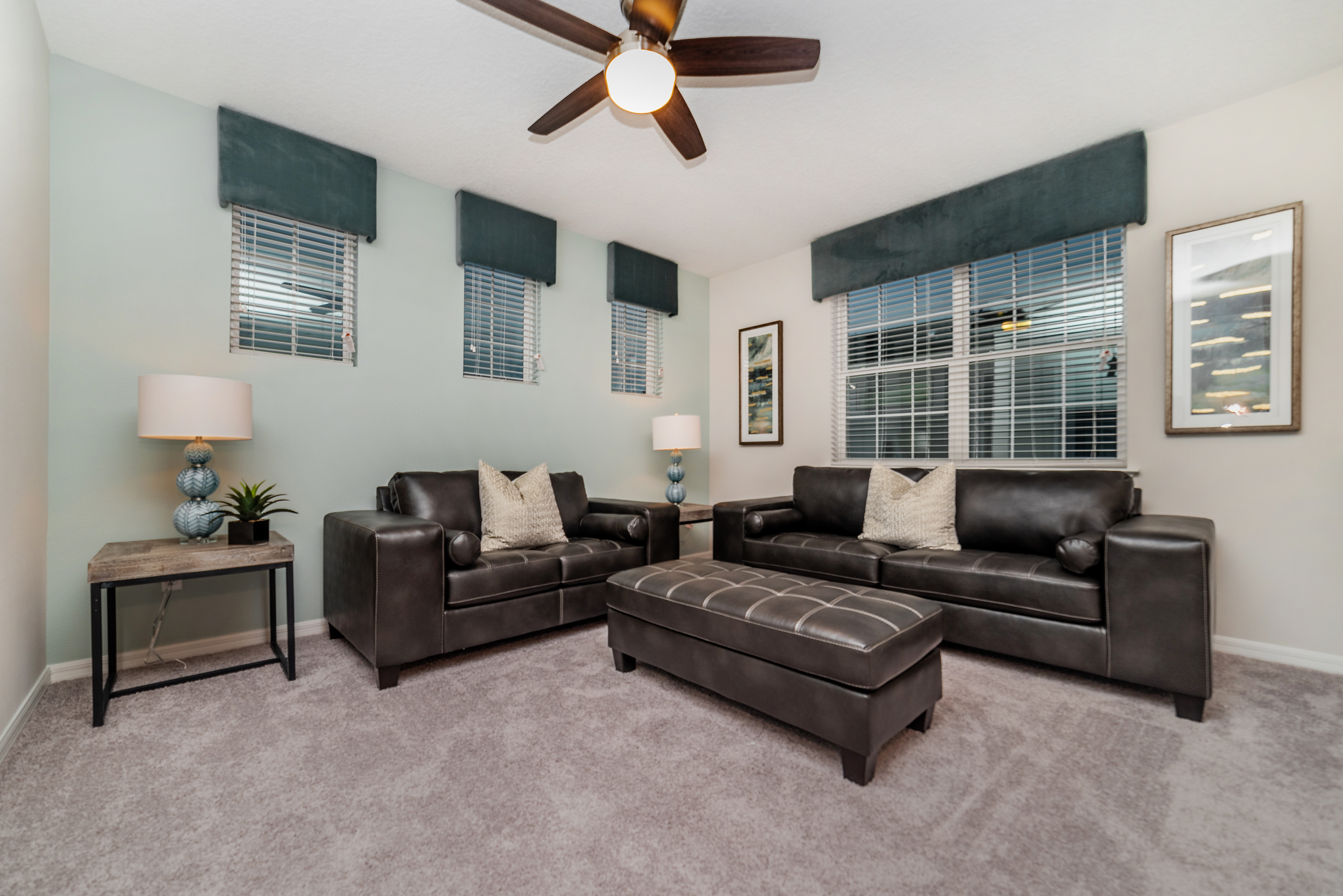 Home Four Bedrooms with Private Pool