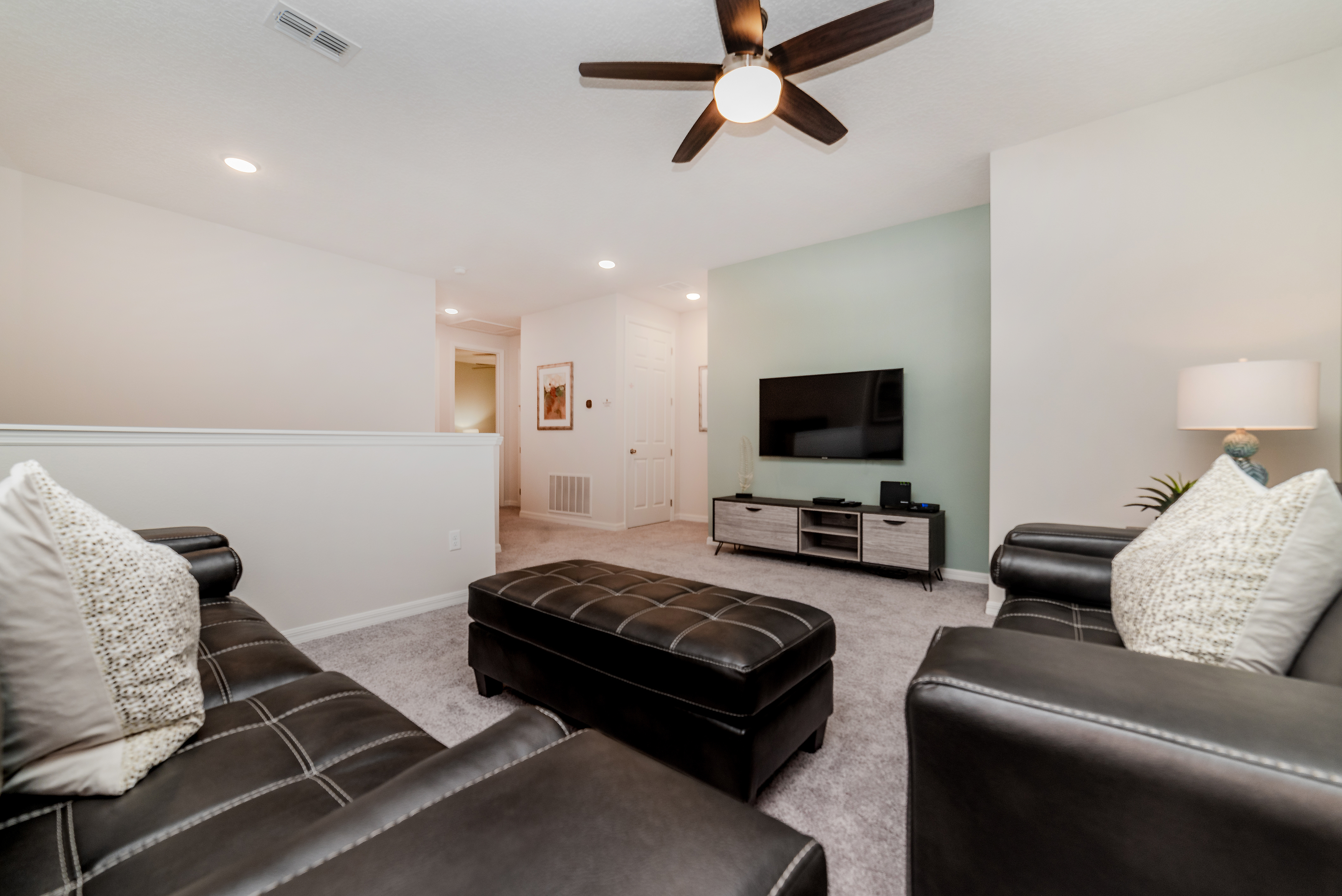 Home Four Bedrooms with Private Pool