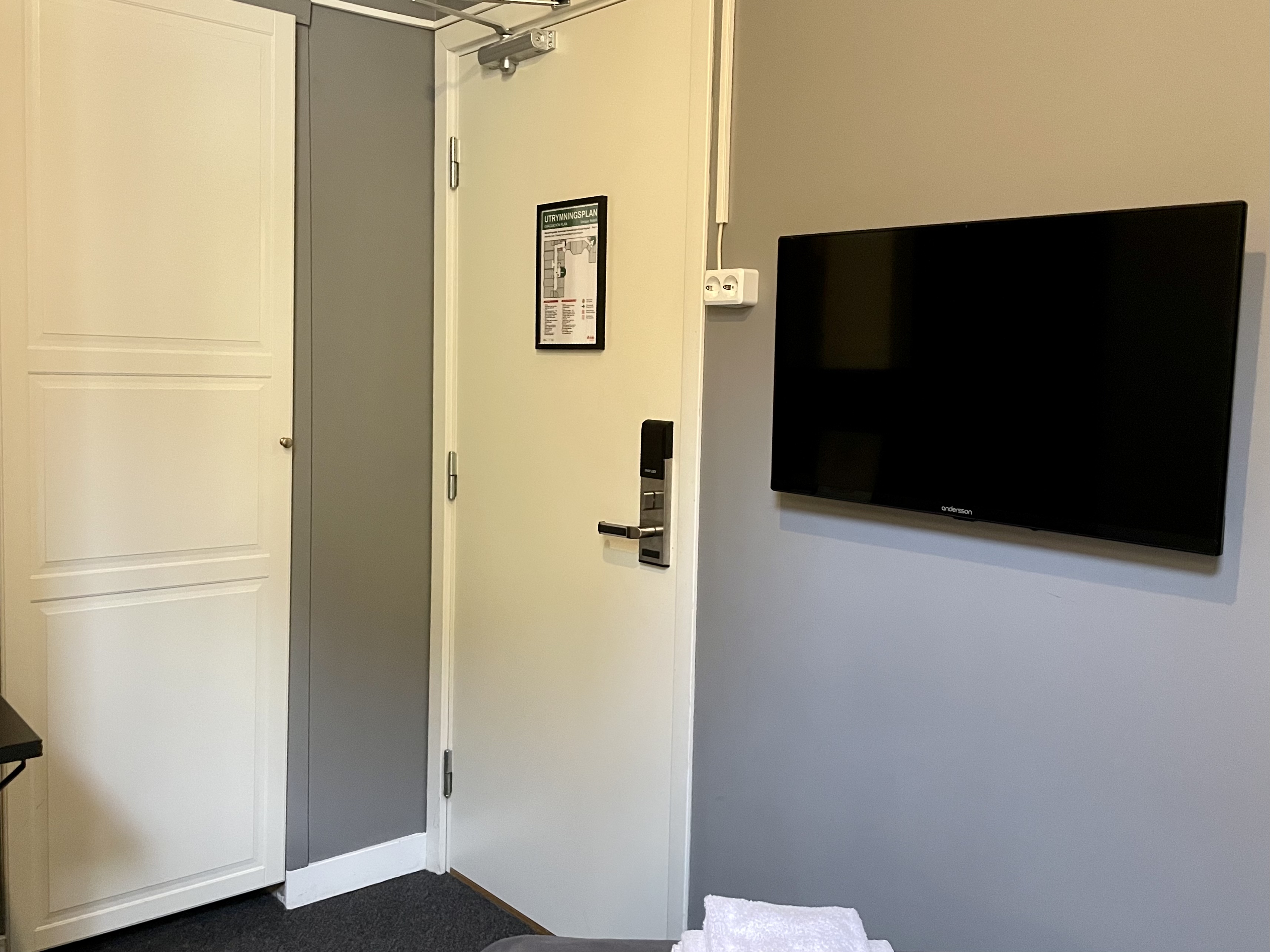 Single with Shared Bathroom