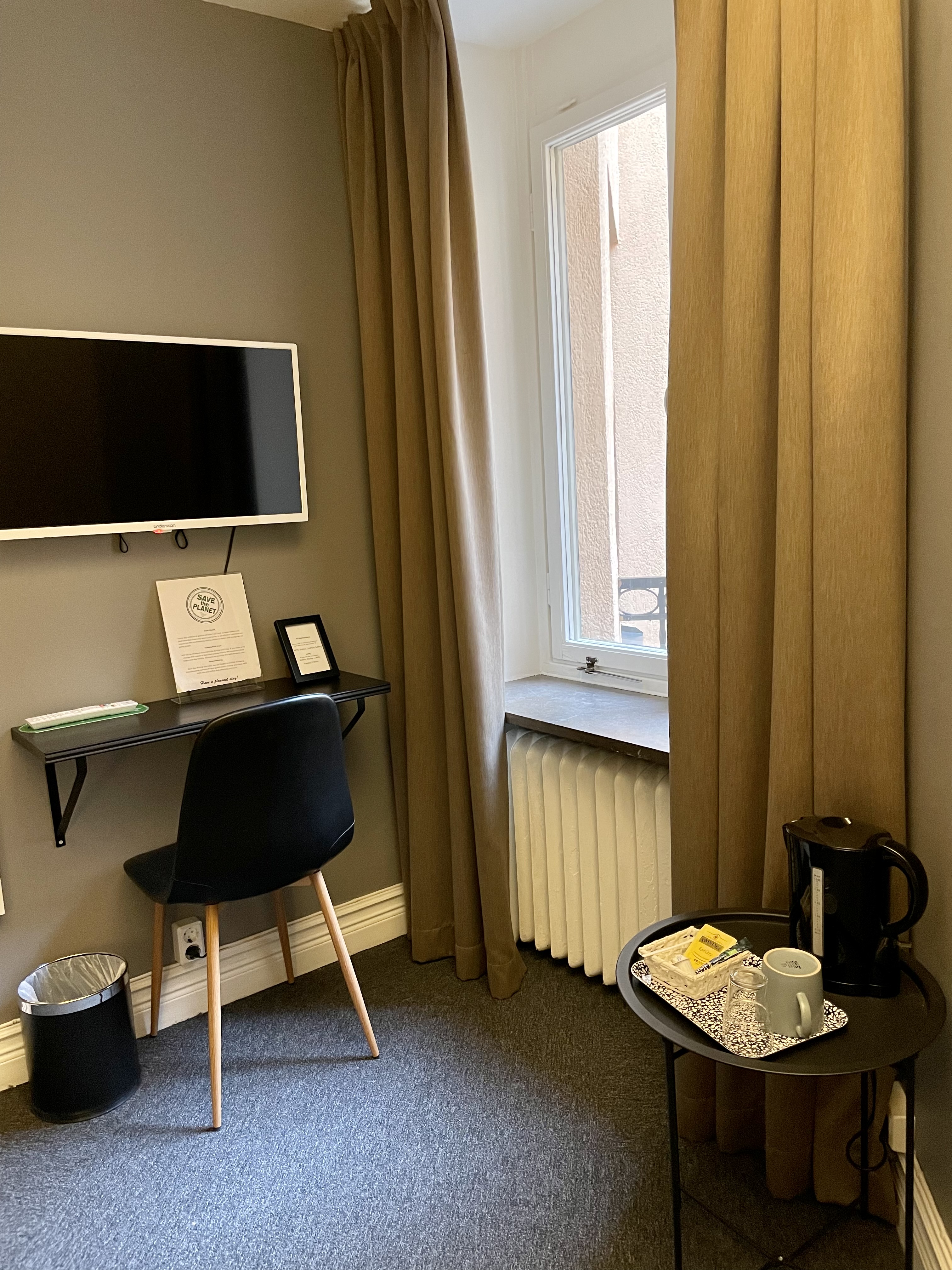 Single with Shared Bathroom