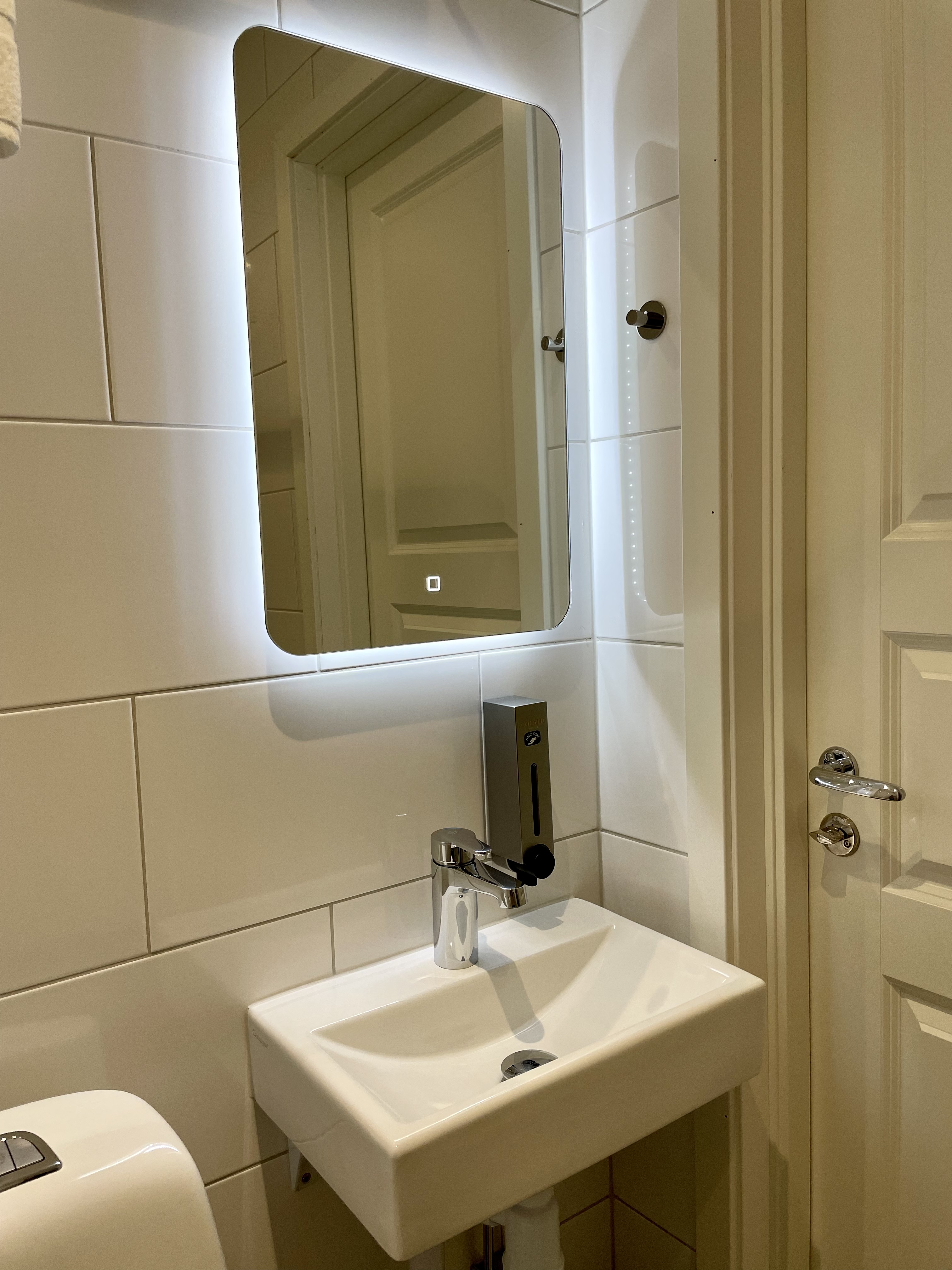 Double or Twin with Shared Bathroom