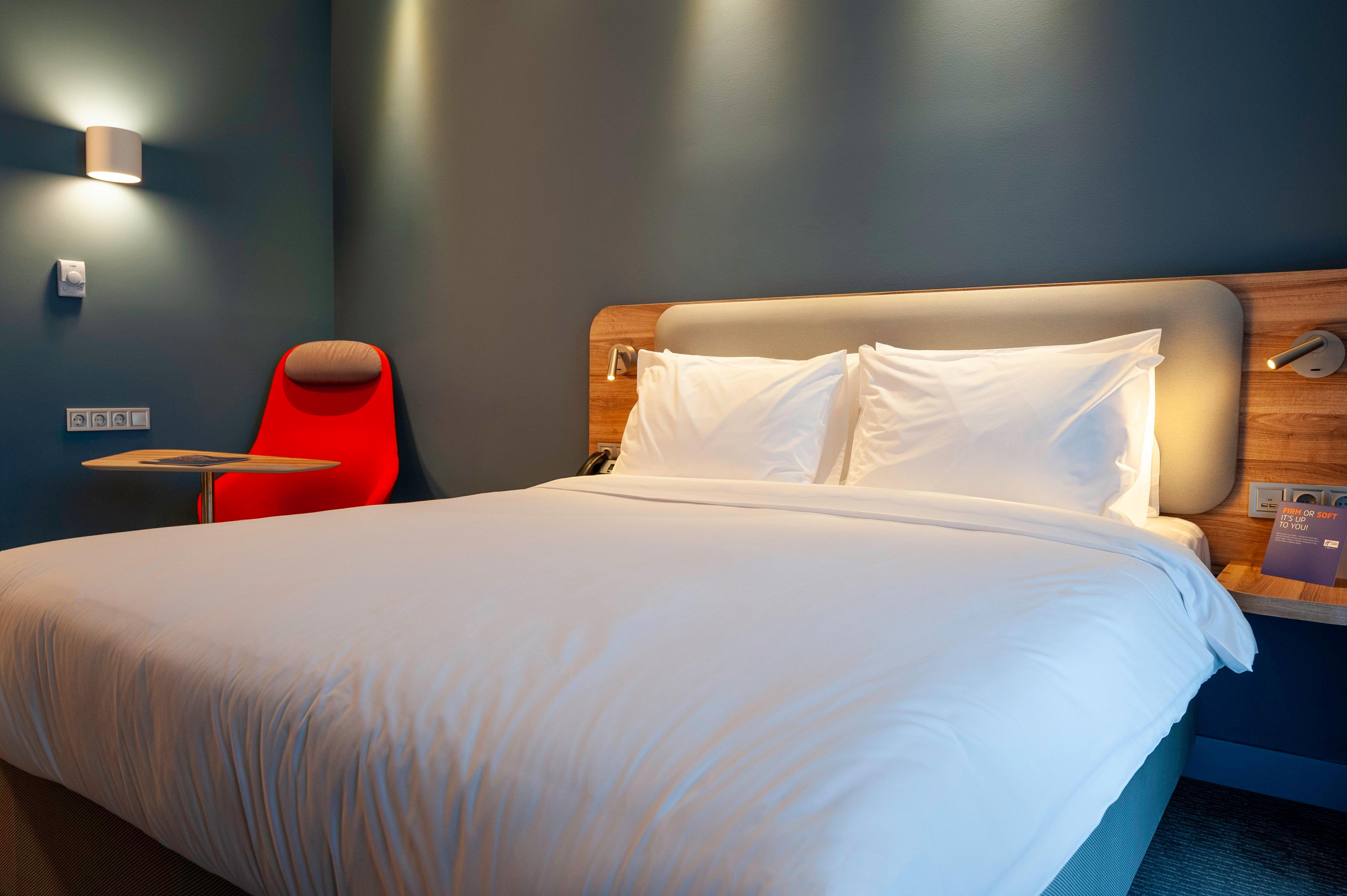 Double Queen Size Bed