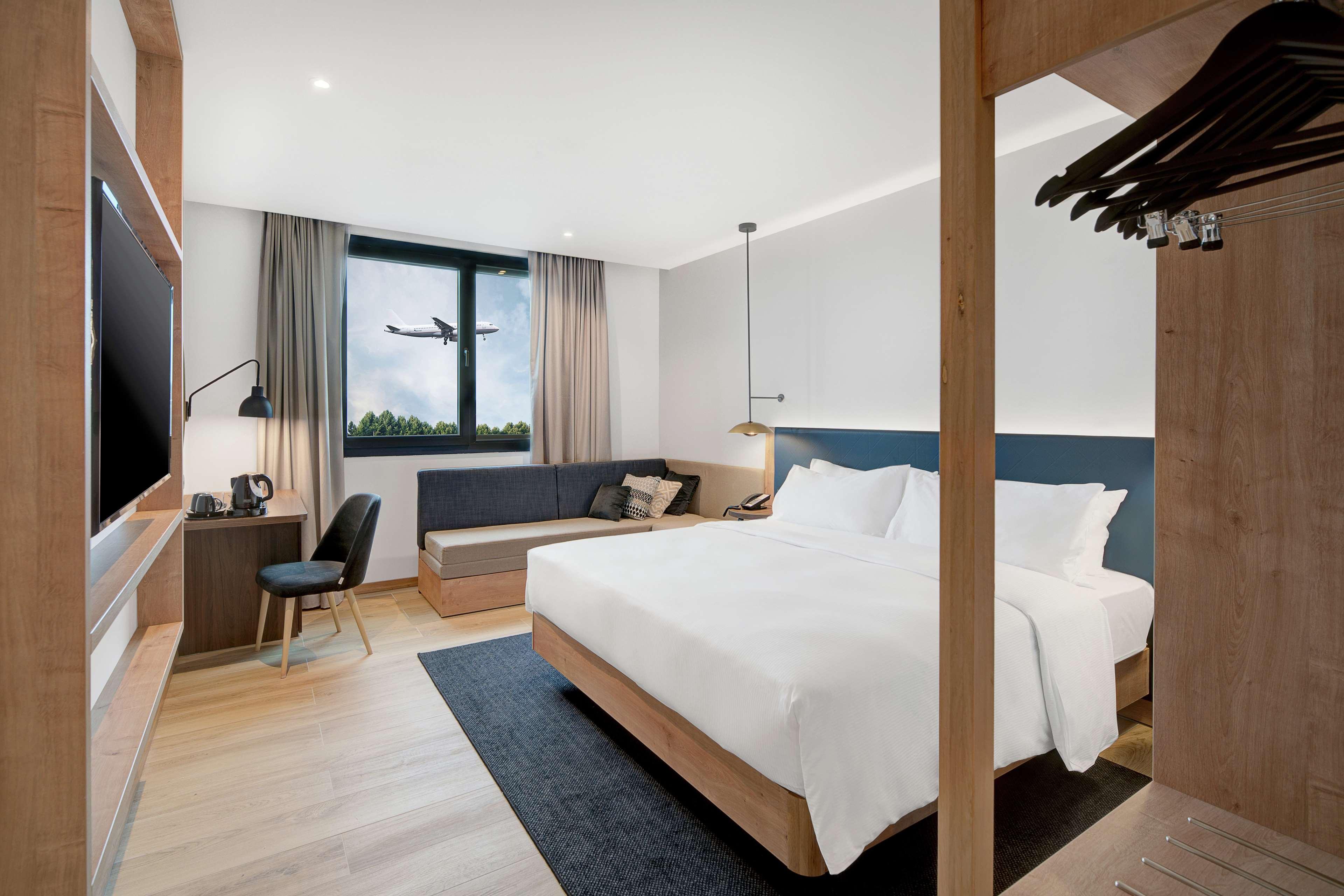 Double Accessible King Size Bed