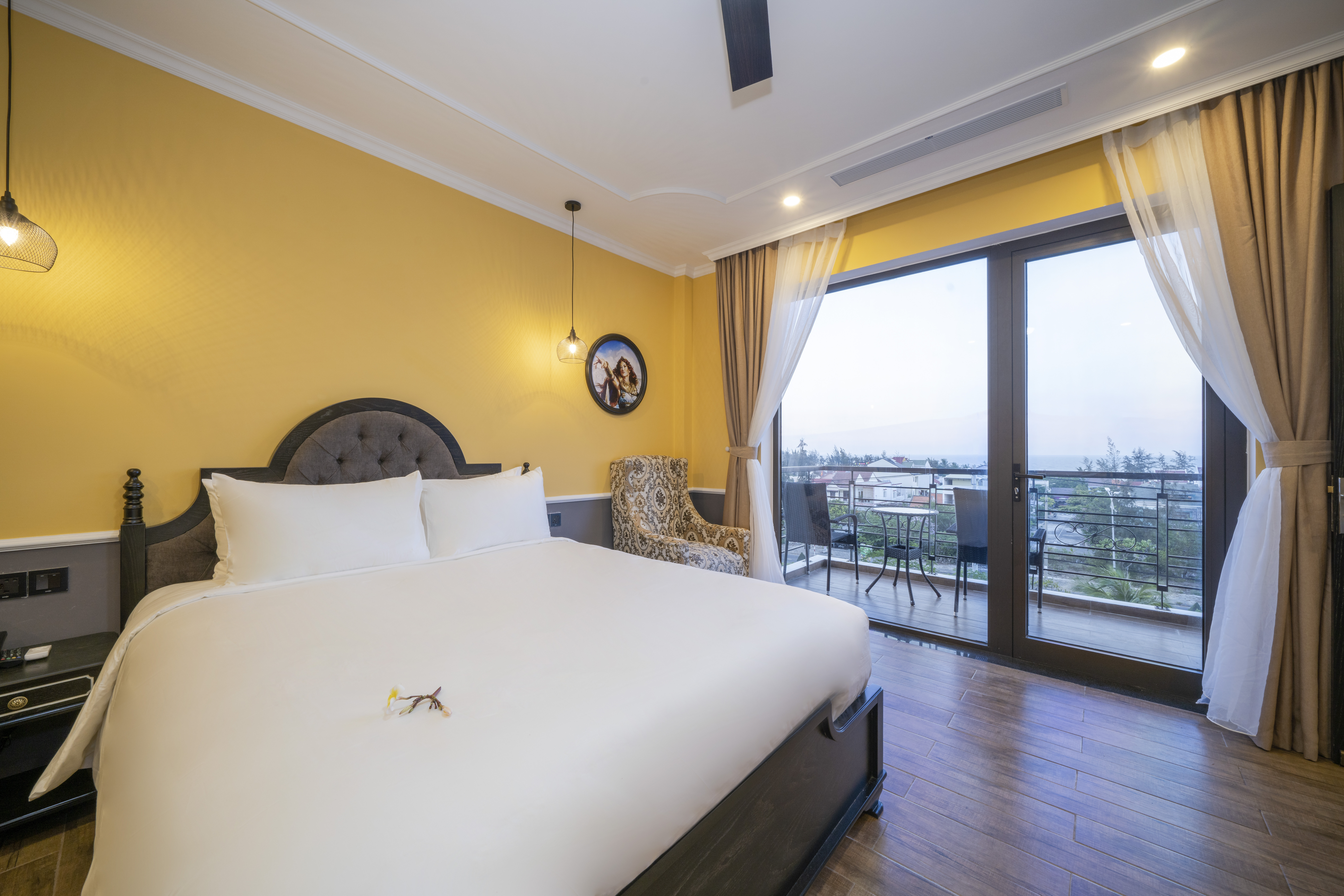 Double Classic King Bed