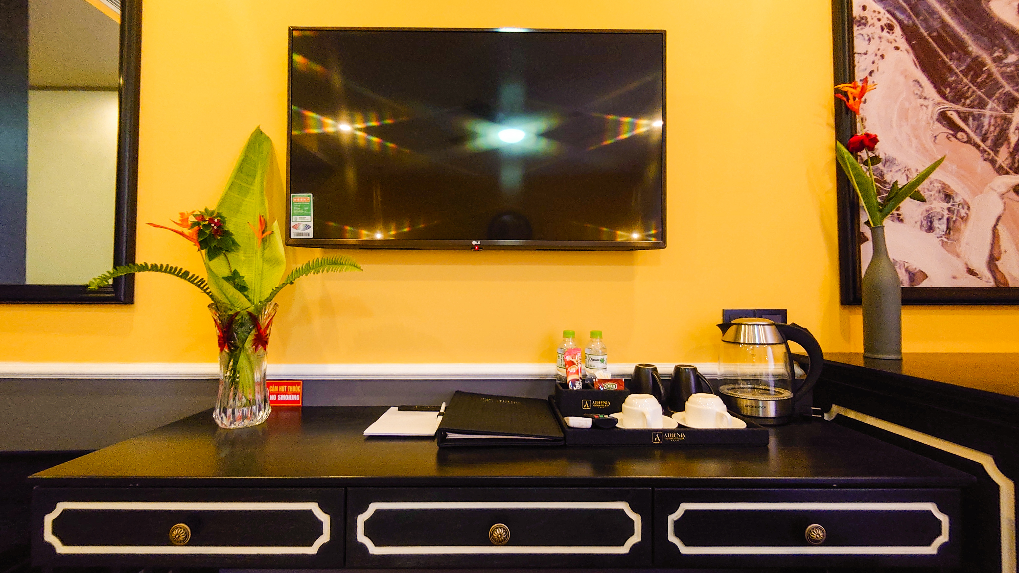 Twin Classic Pool View