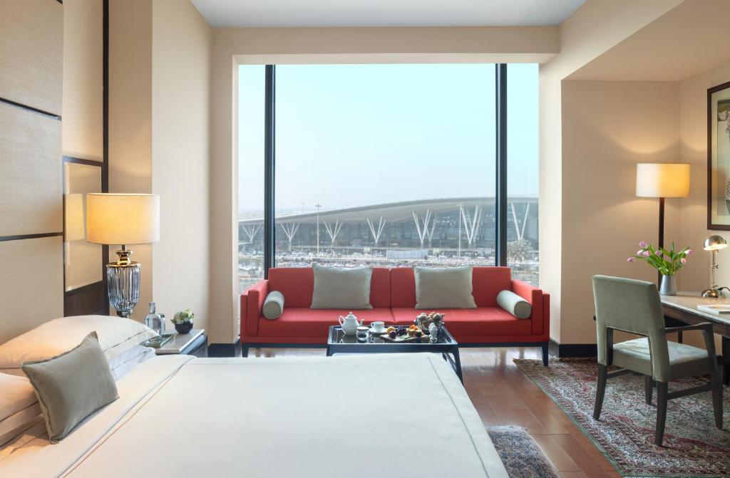 Double Club King Bed