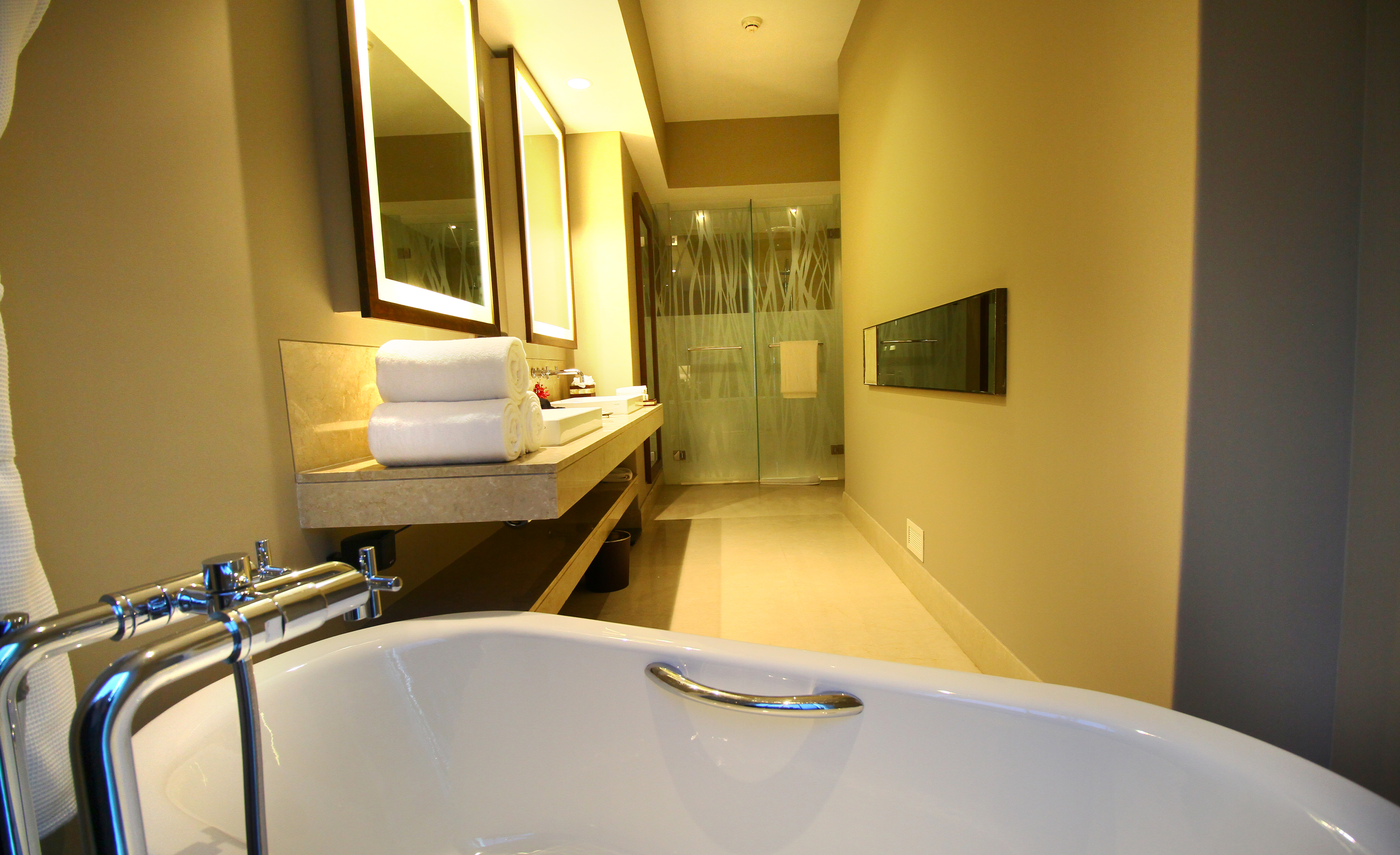 Double Club King Bed