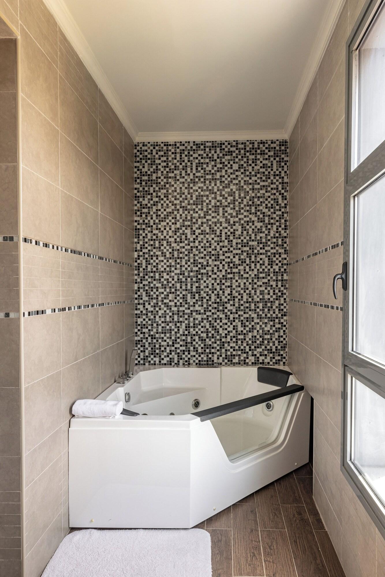 Suite Deluxe King Bed