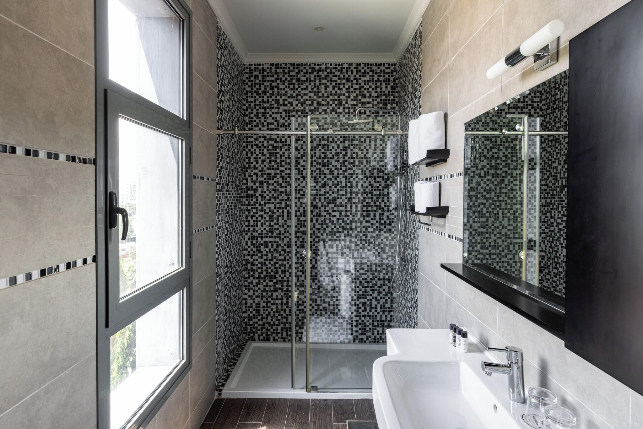 Suite Deluxe King Bed