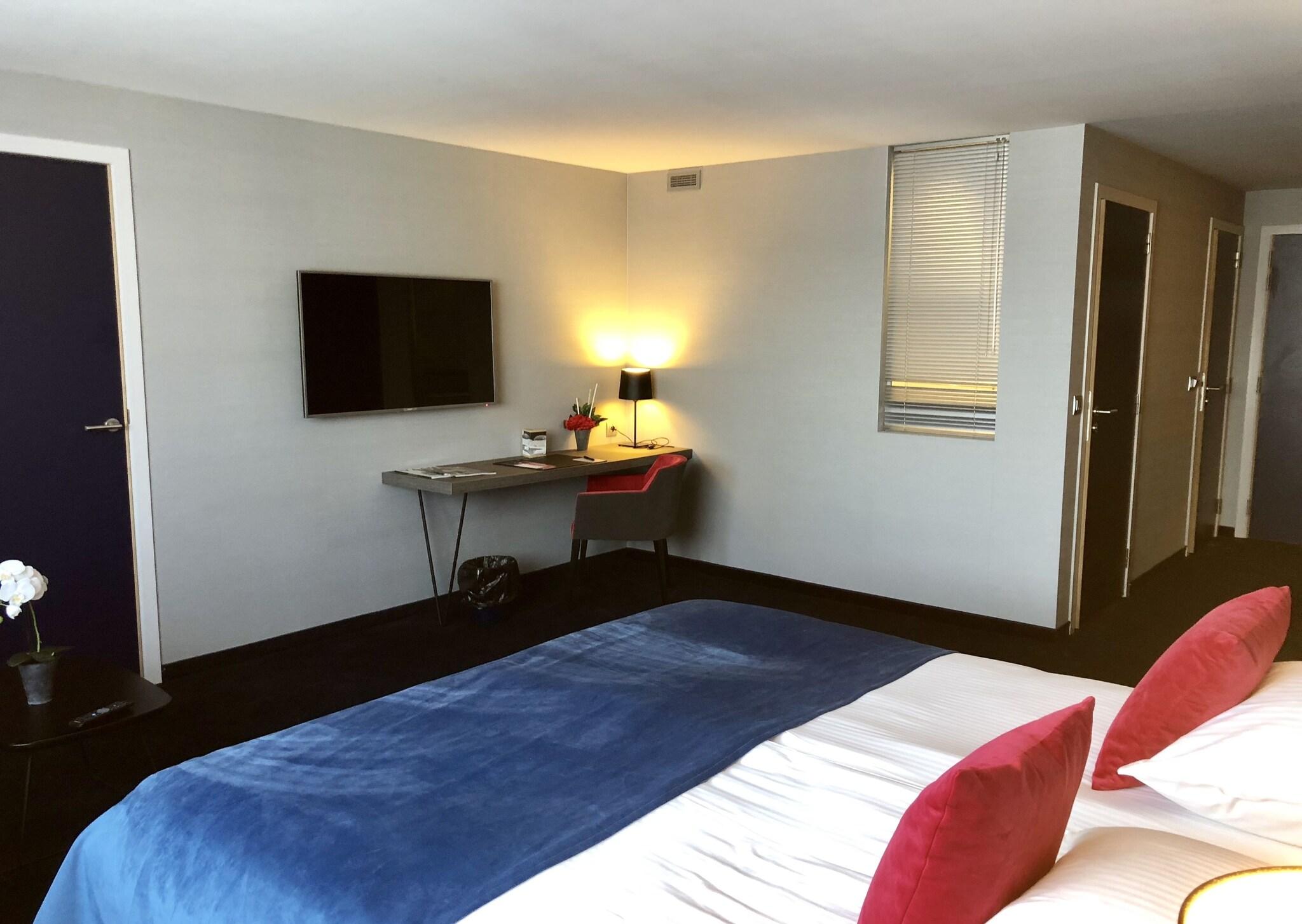 Double Executive King Bed