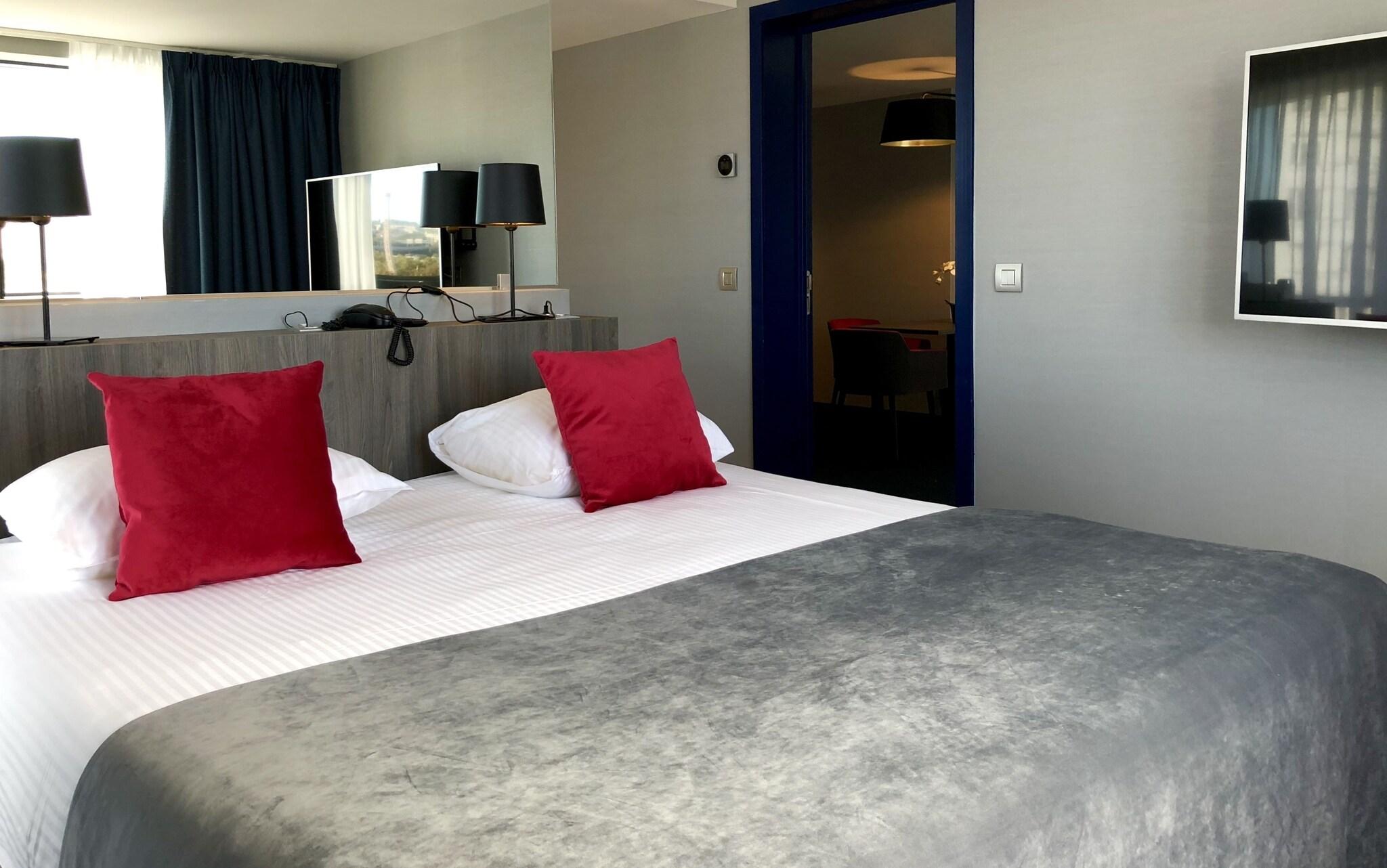 Suite King Bed One Bedroom 