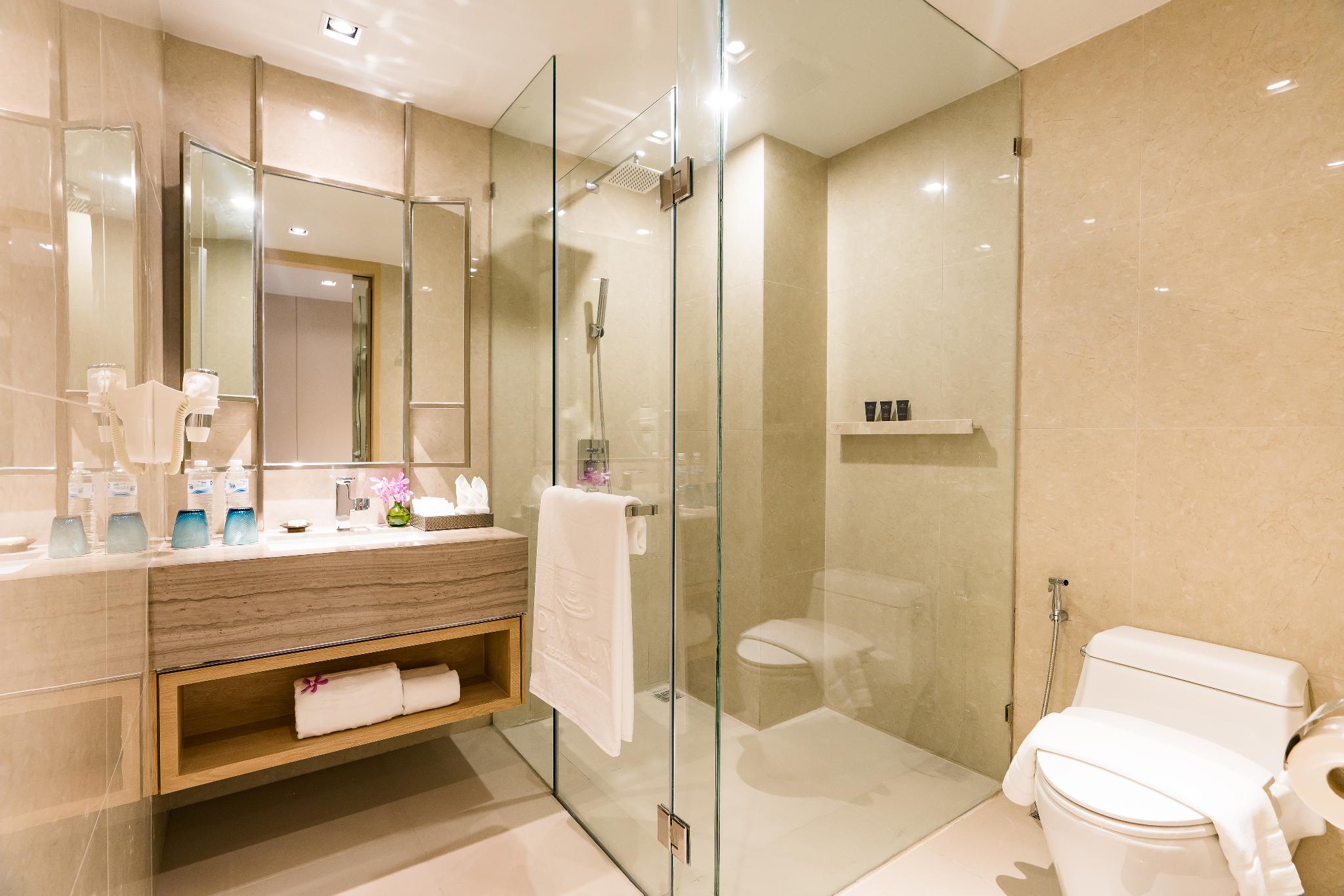 Double or Twin Deluxe Pool View