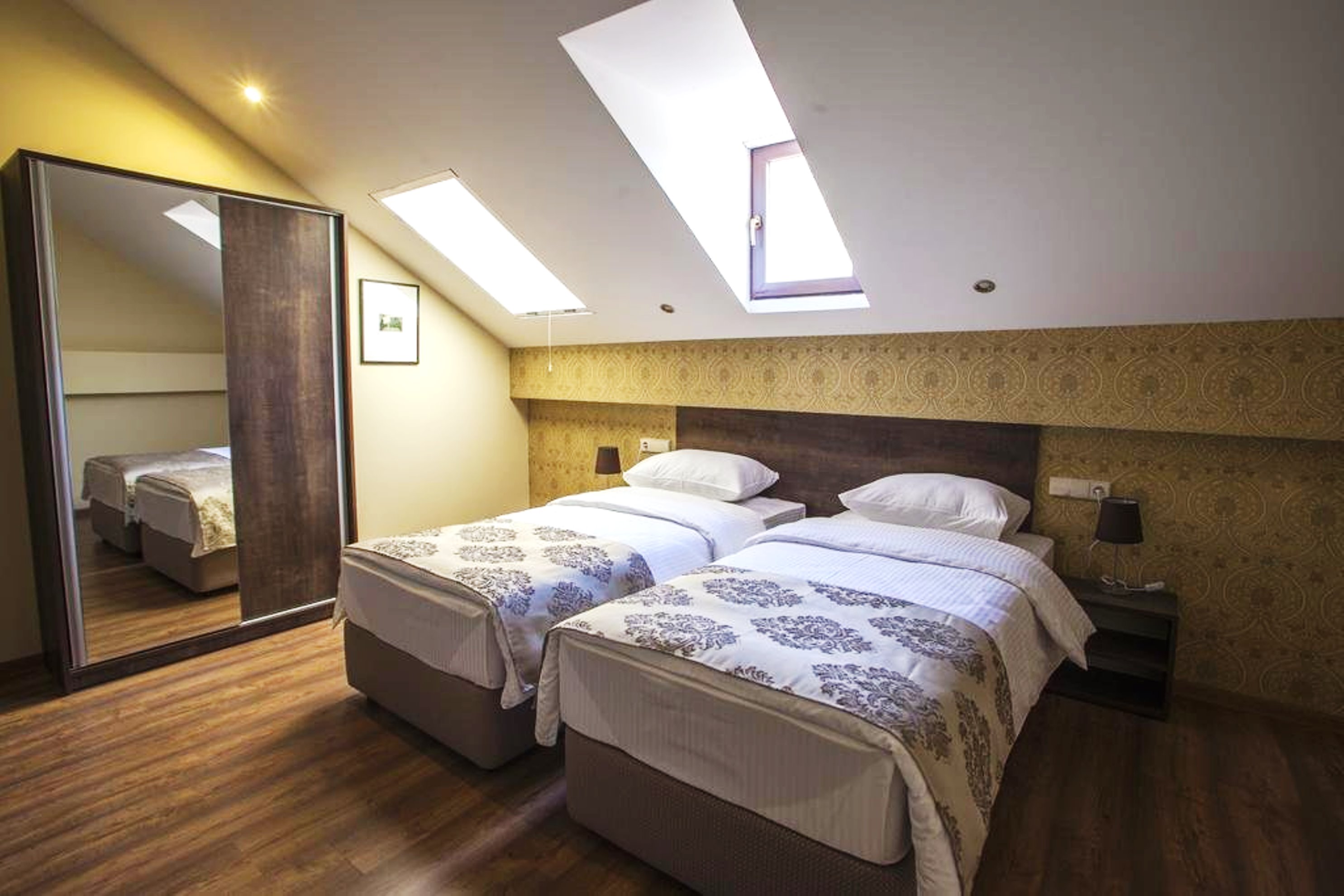 Double or Twin Standard