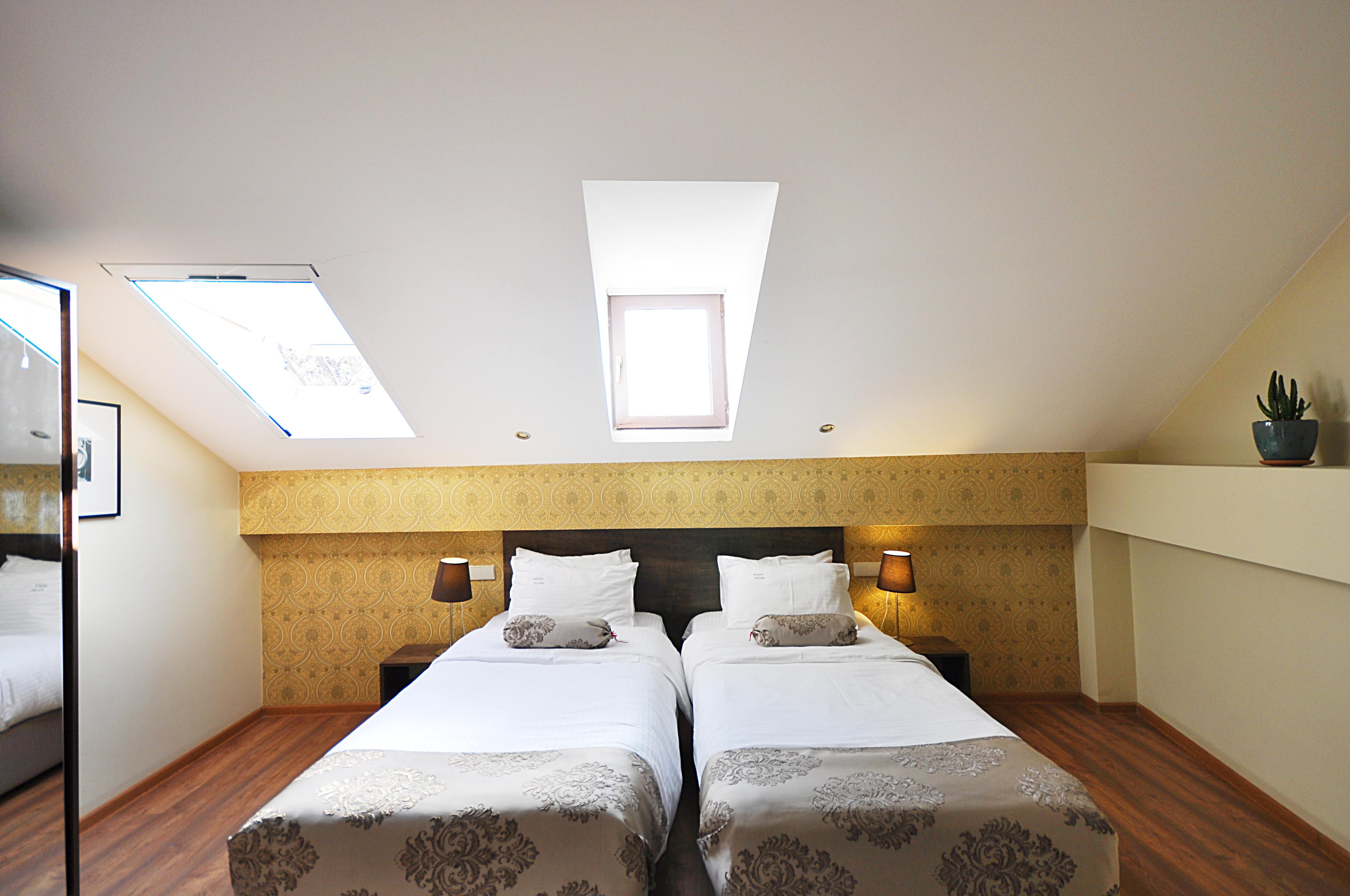 Double or Twin Standard