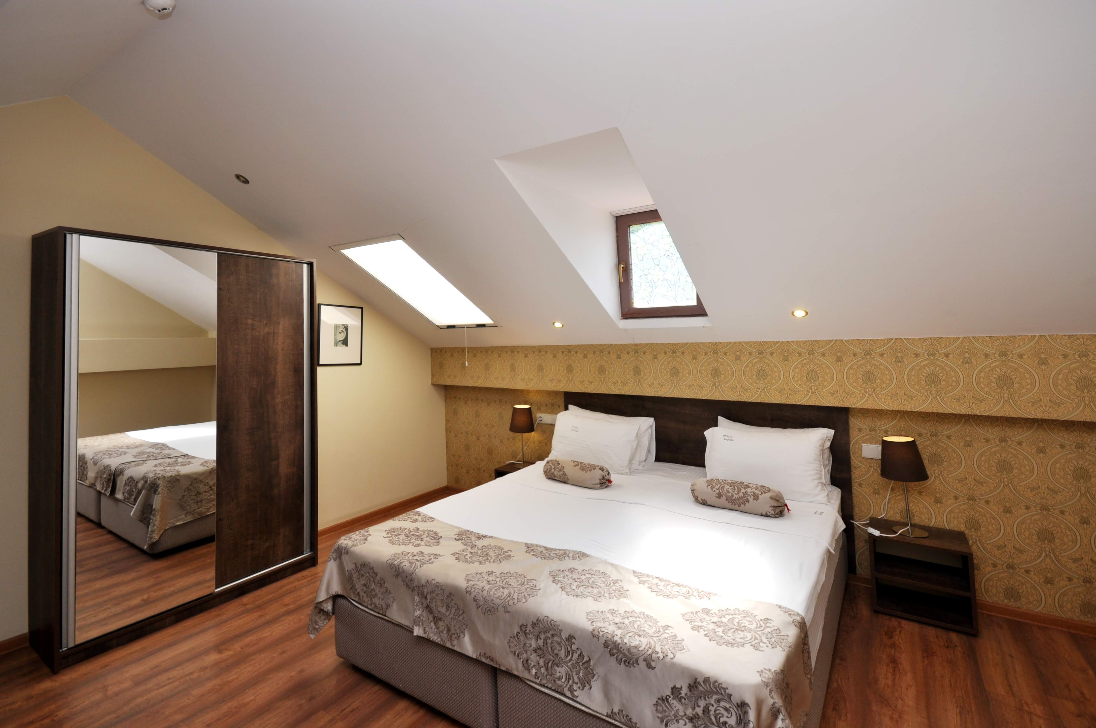 Double or Twin Standard