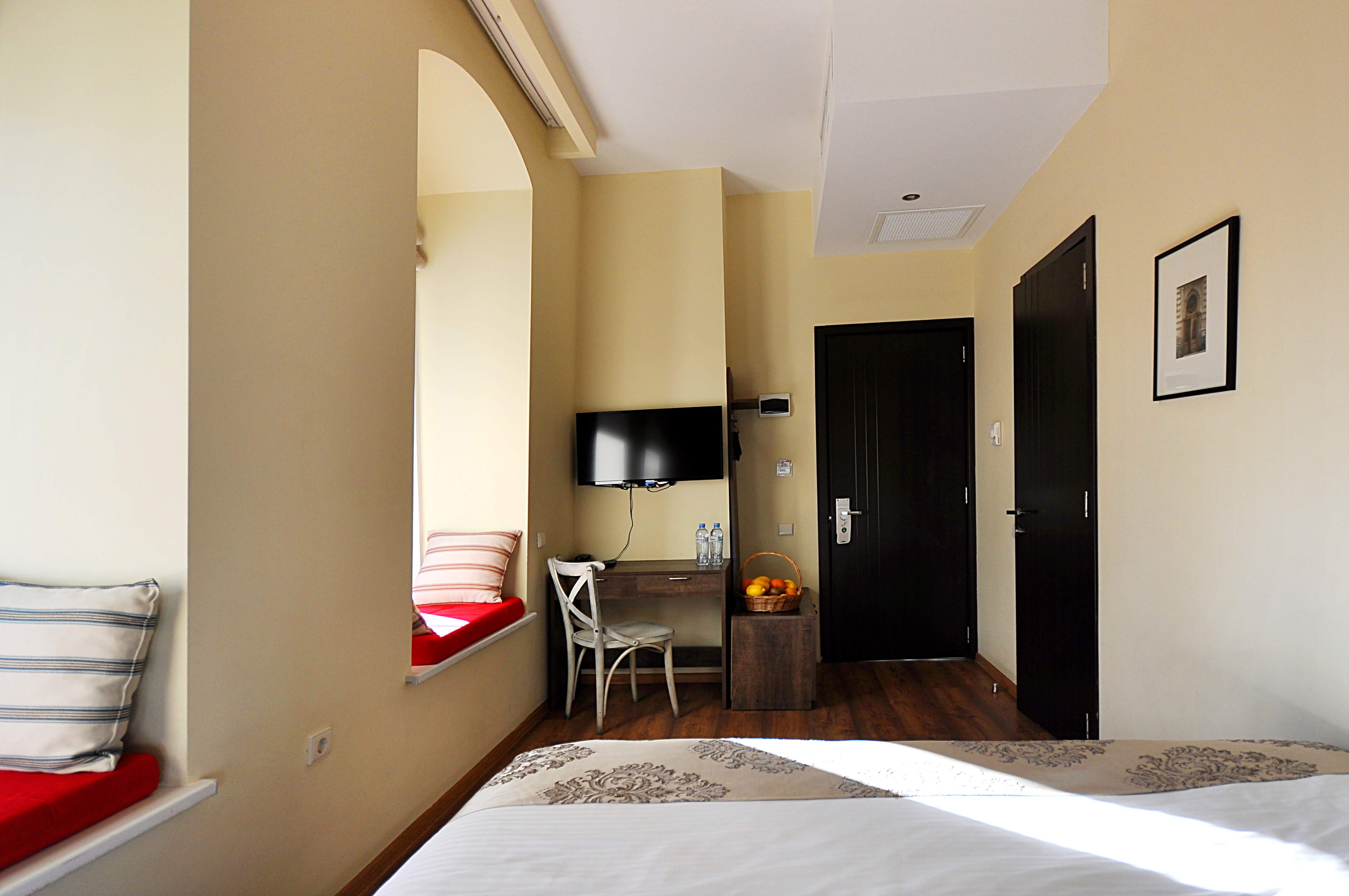 Double Queen Size Bed