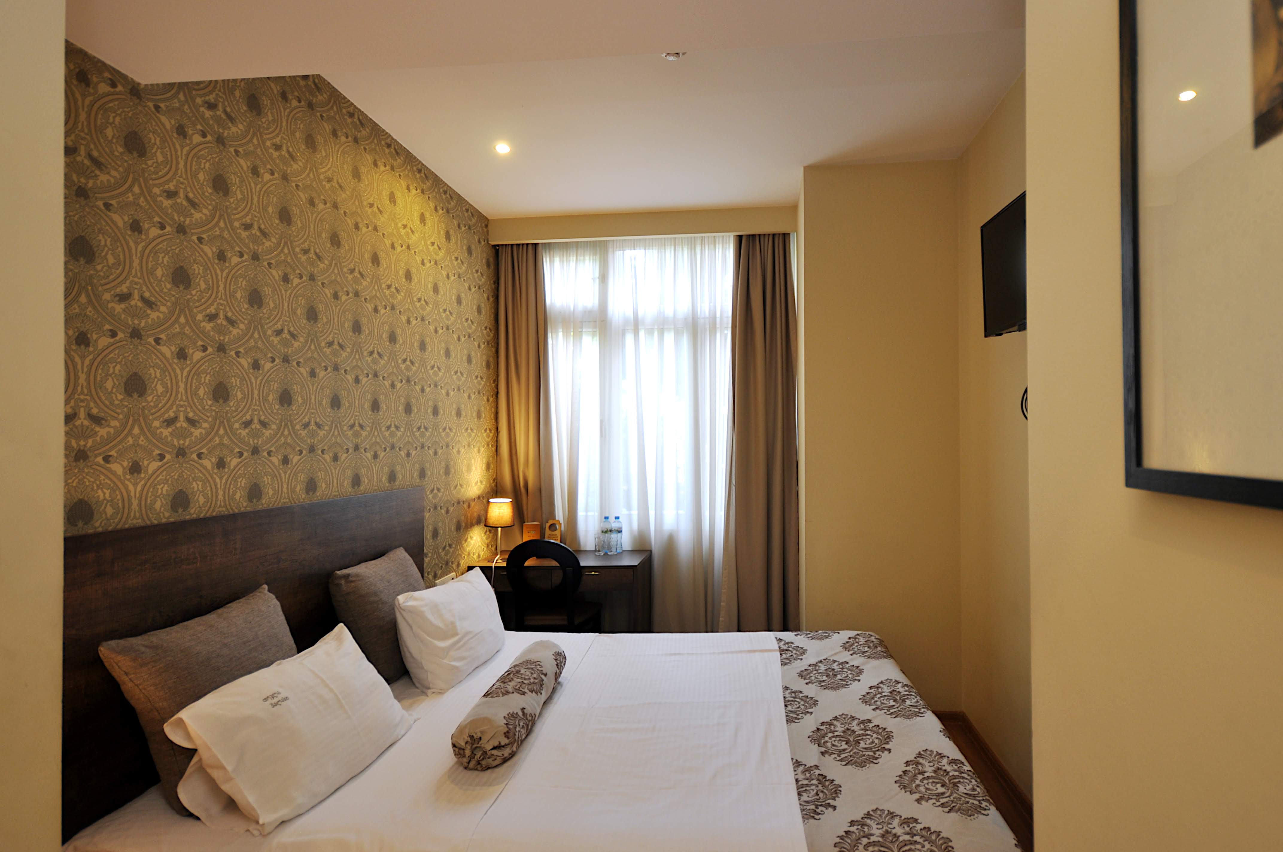 Double Queen Size Bed