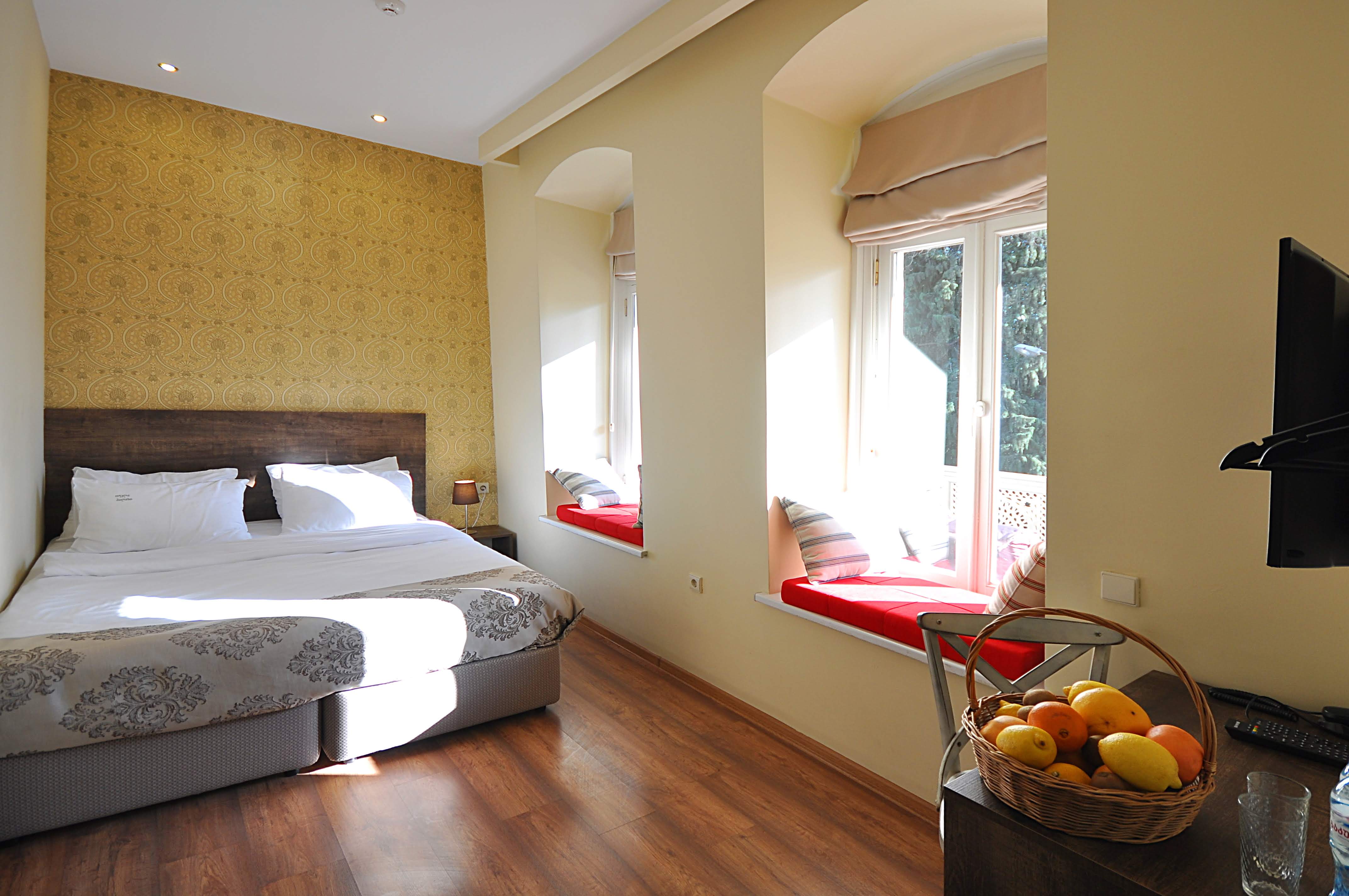 Double Queen Size Bed