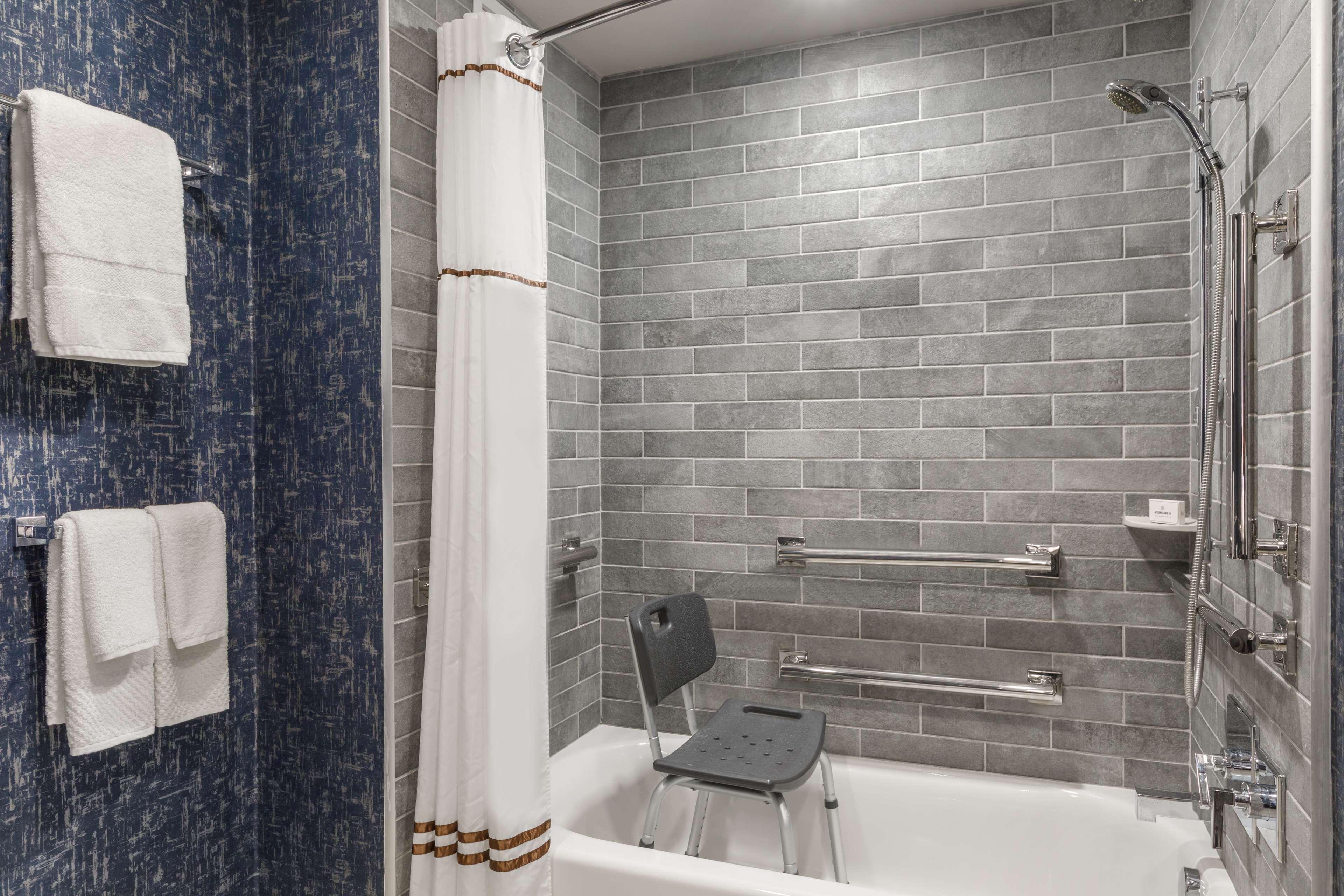 Double Accessible with Views