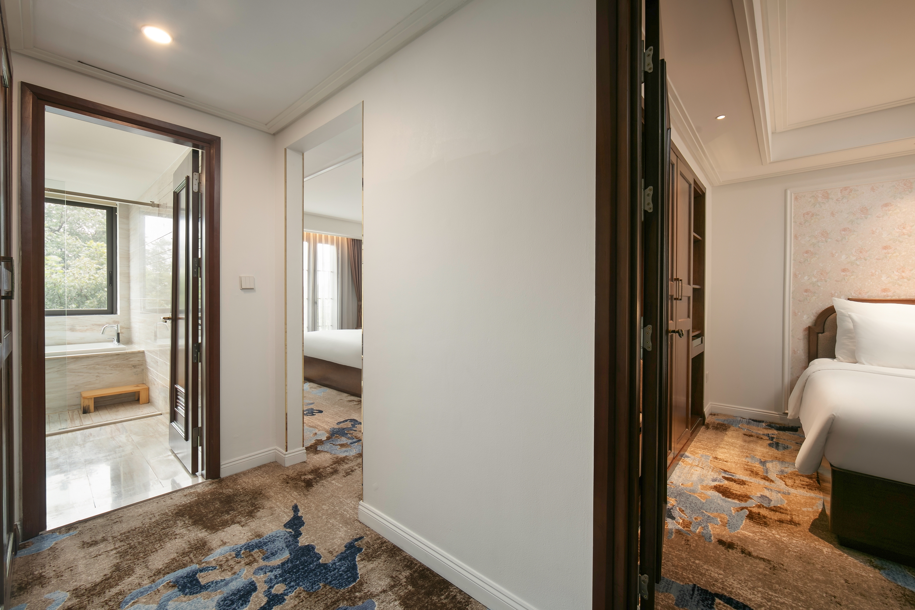 Room Connecting Room