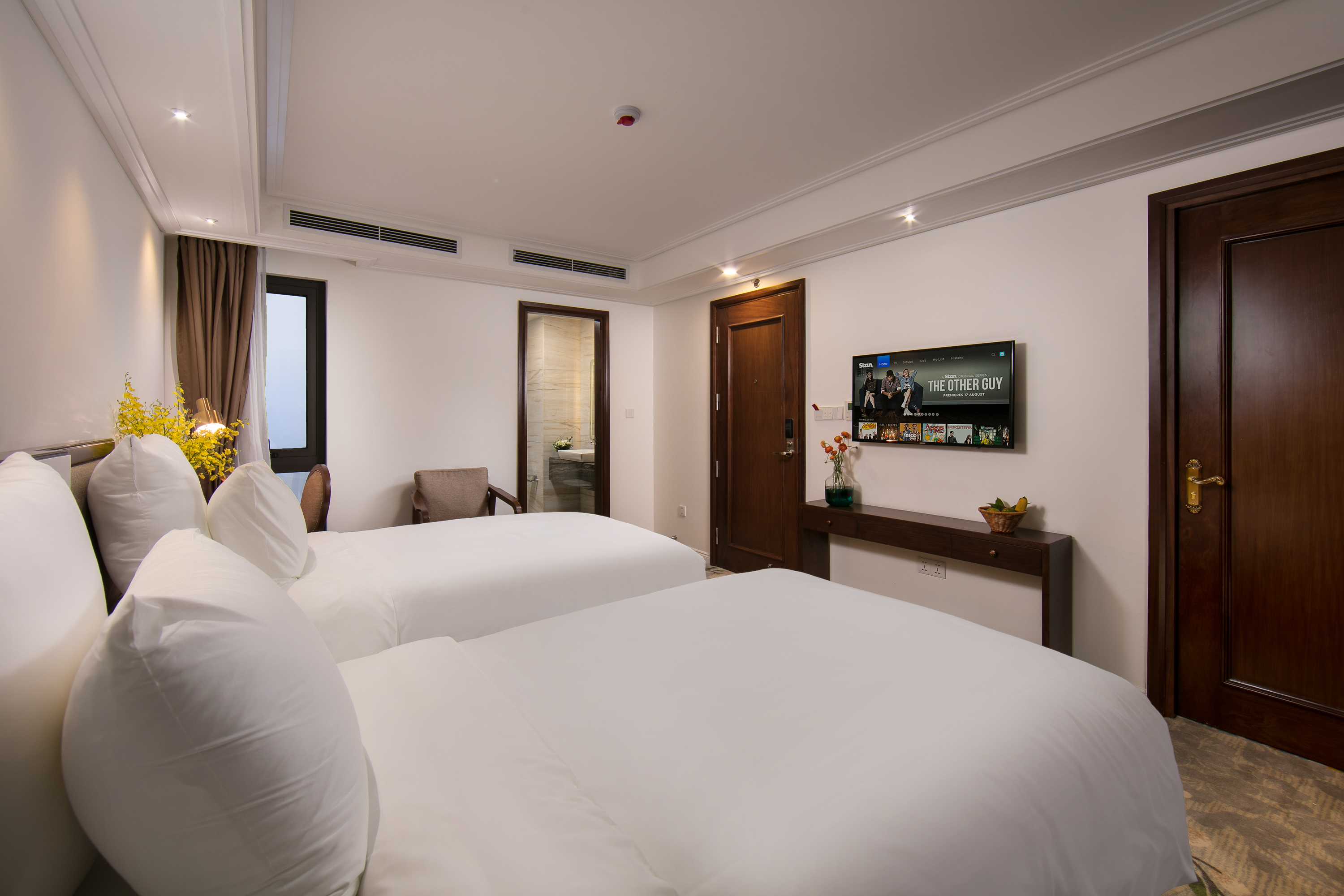 Room Connecting Room