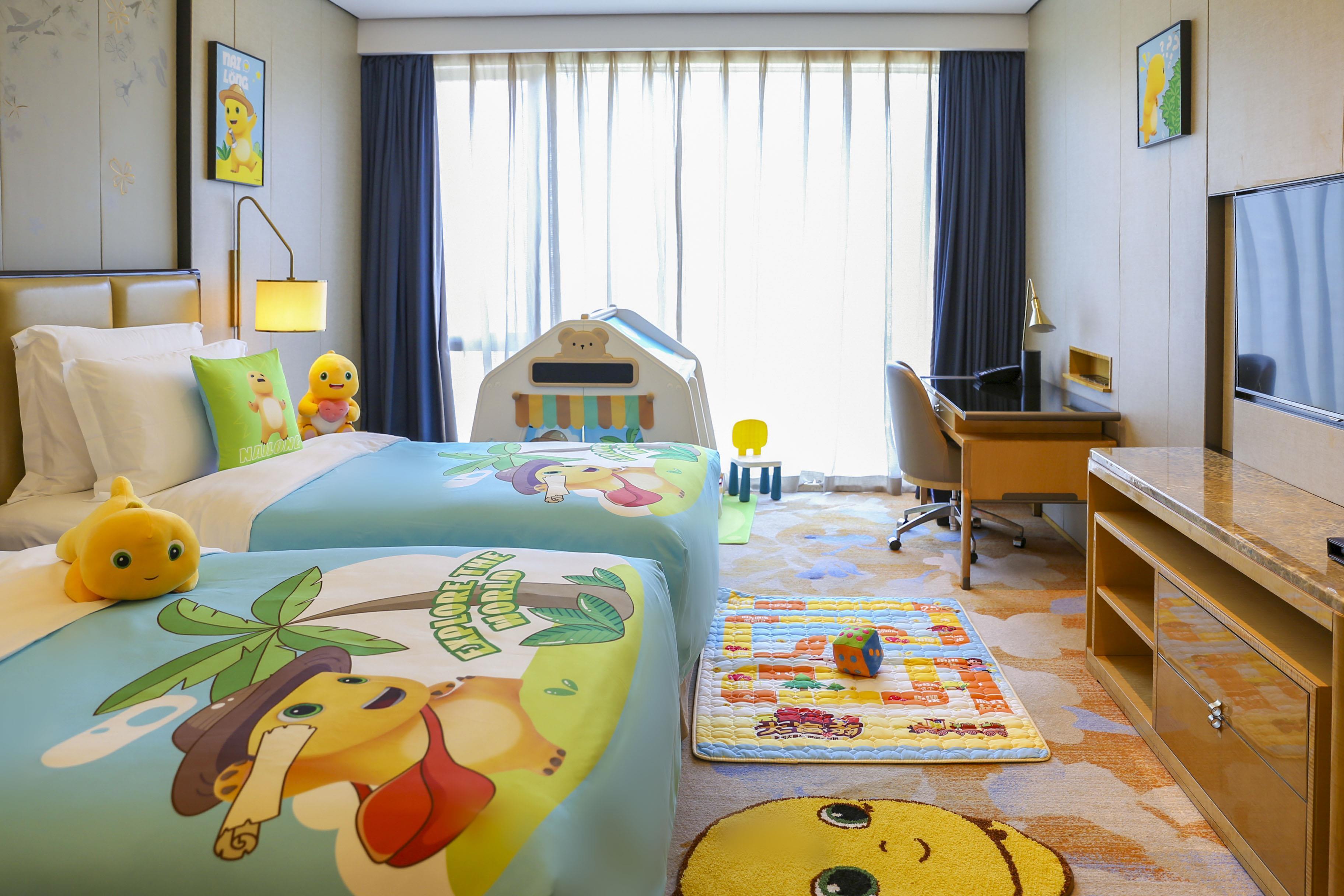 Twin Deluxe City View