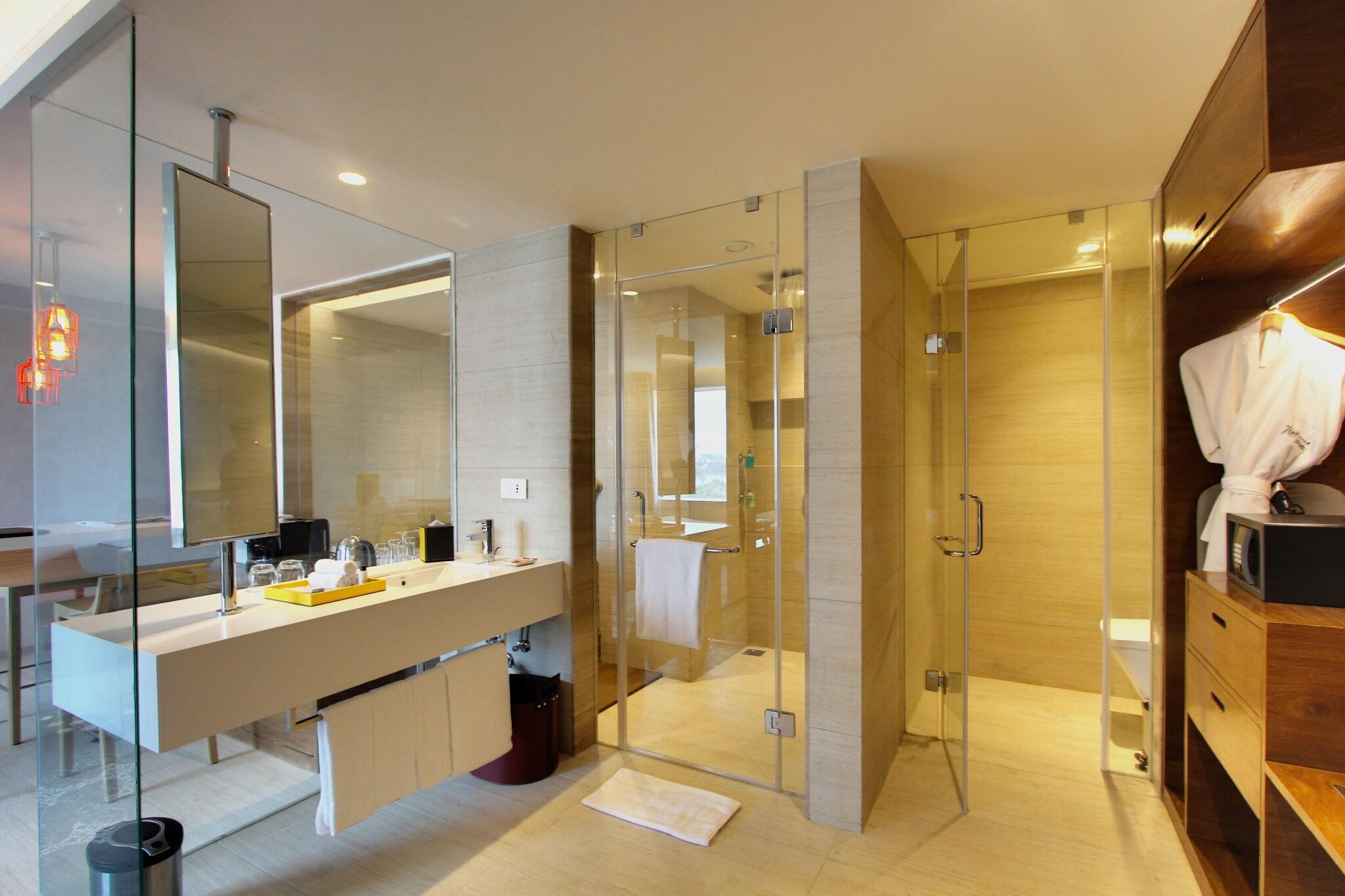 Suite King Bed One Bedroom 