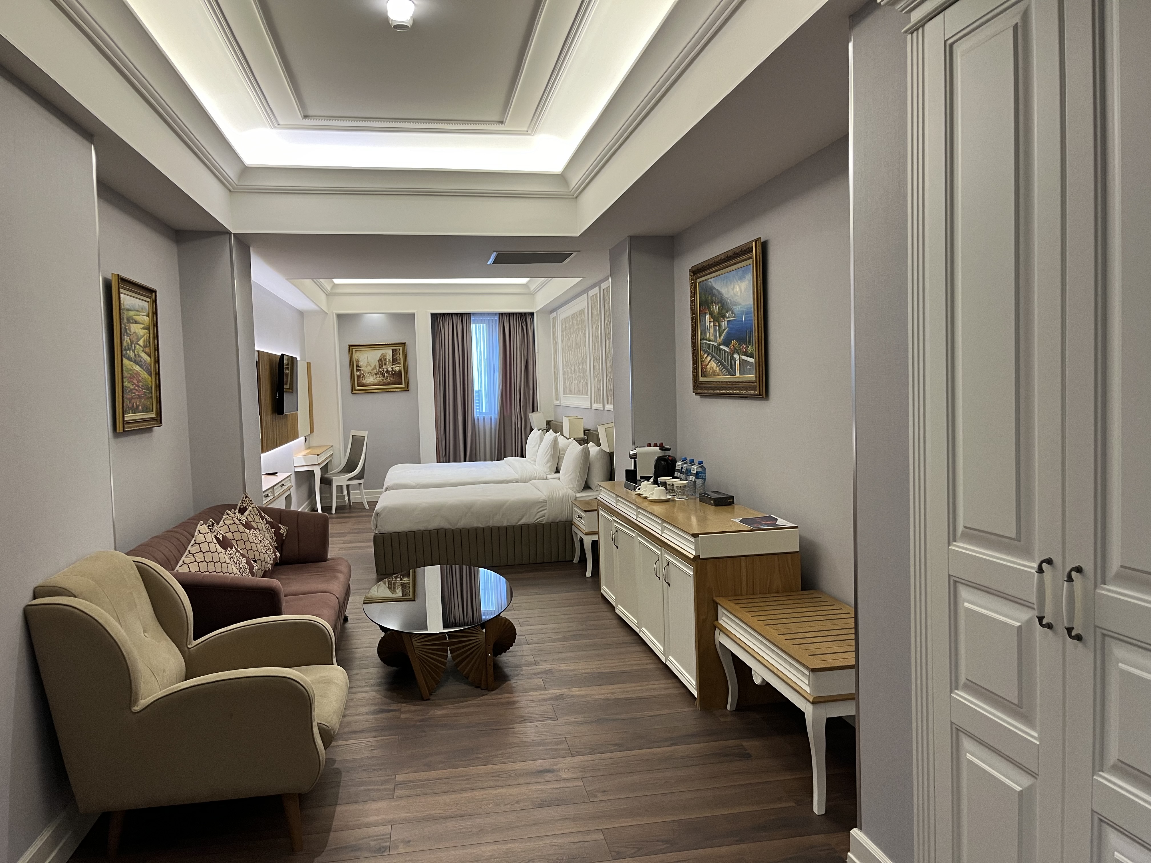 Junior Suite King Size Bed