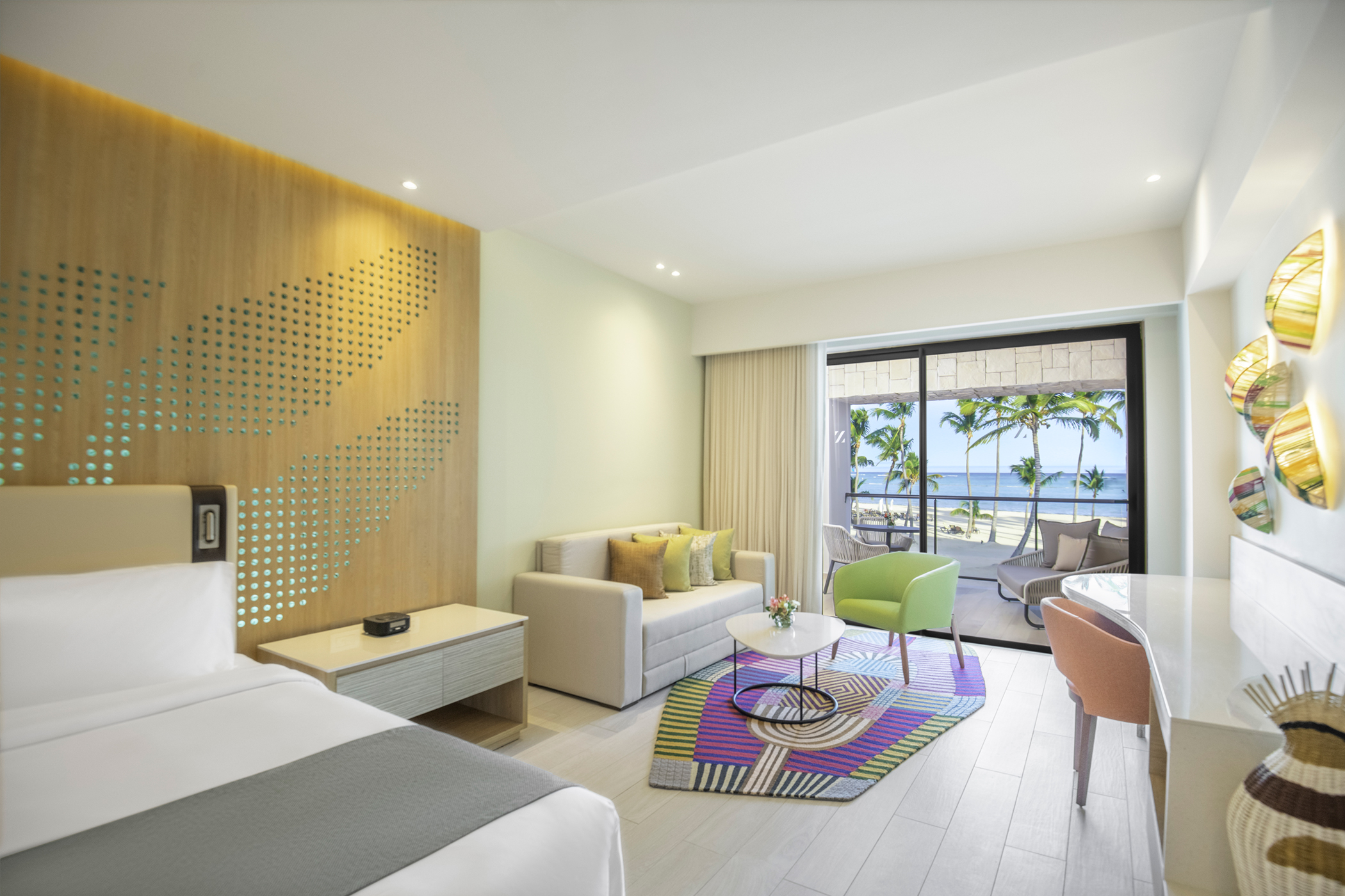 Junior Suite Ocean Front King Bed